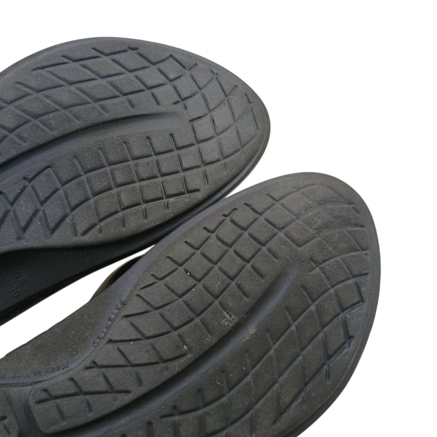 OOFOS Oolala Recovery Thong Sandals Latte Black Women’s Size 8 EU 39