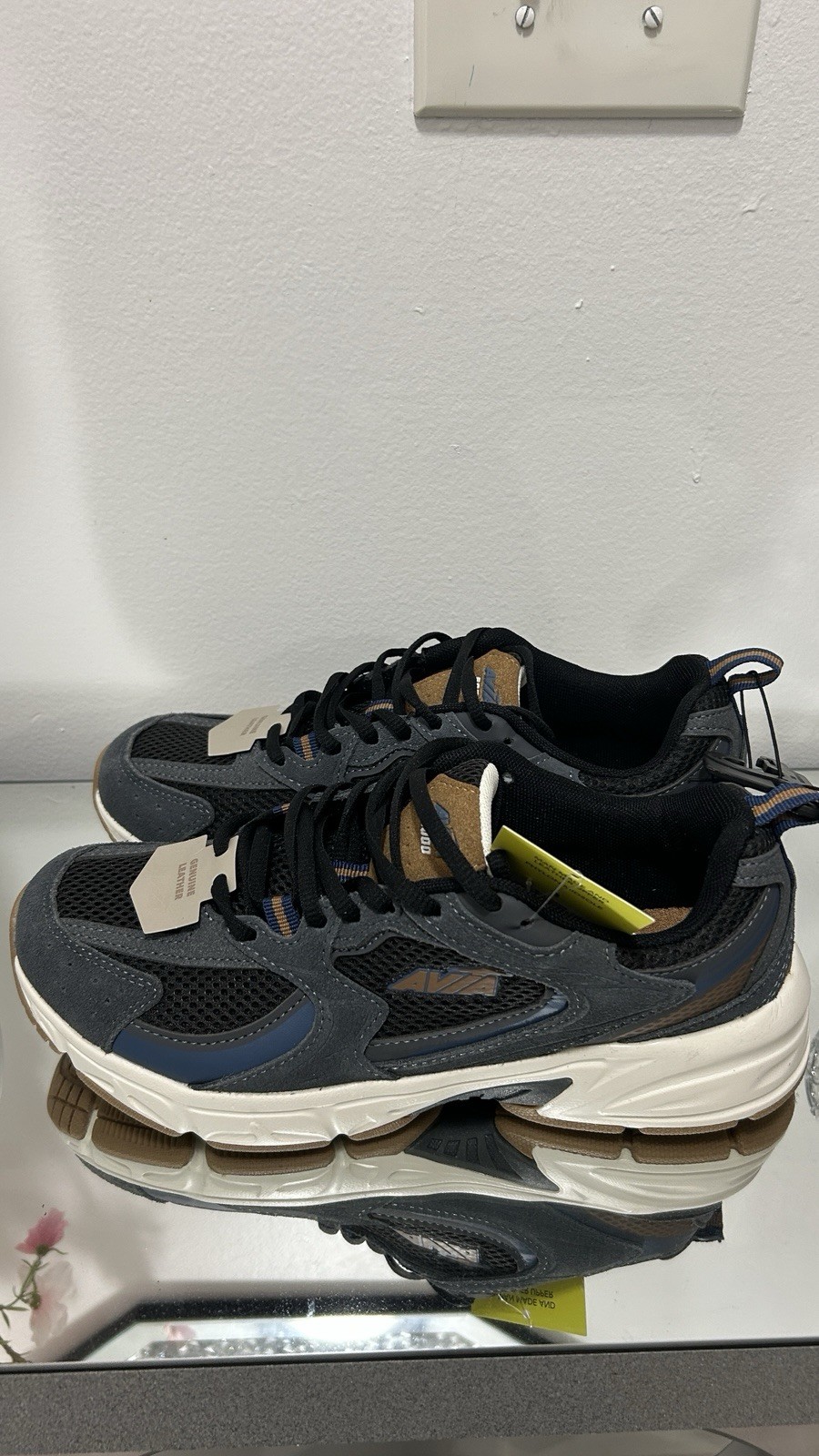 Avia 5000 Men’s Sneakers Size 10.5 Genuine Leather NWT Walking Comfort Shoes