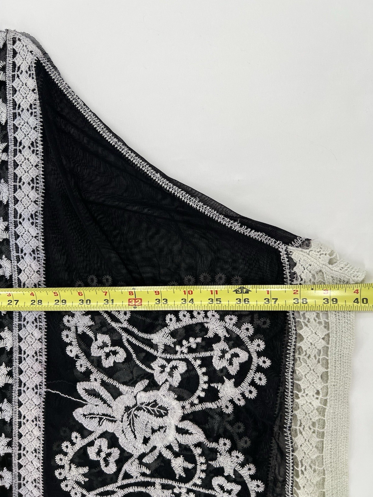 Umgee Black Sheer Embroidered Lace Poncho Top Womens Medium Boho Crochet Overlay