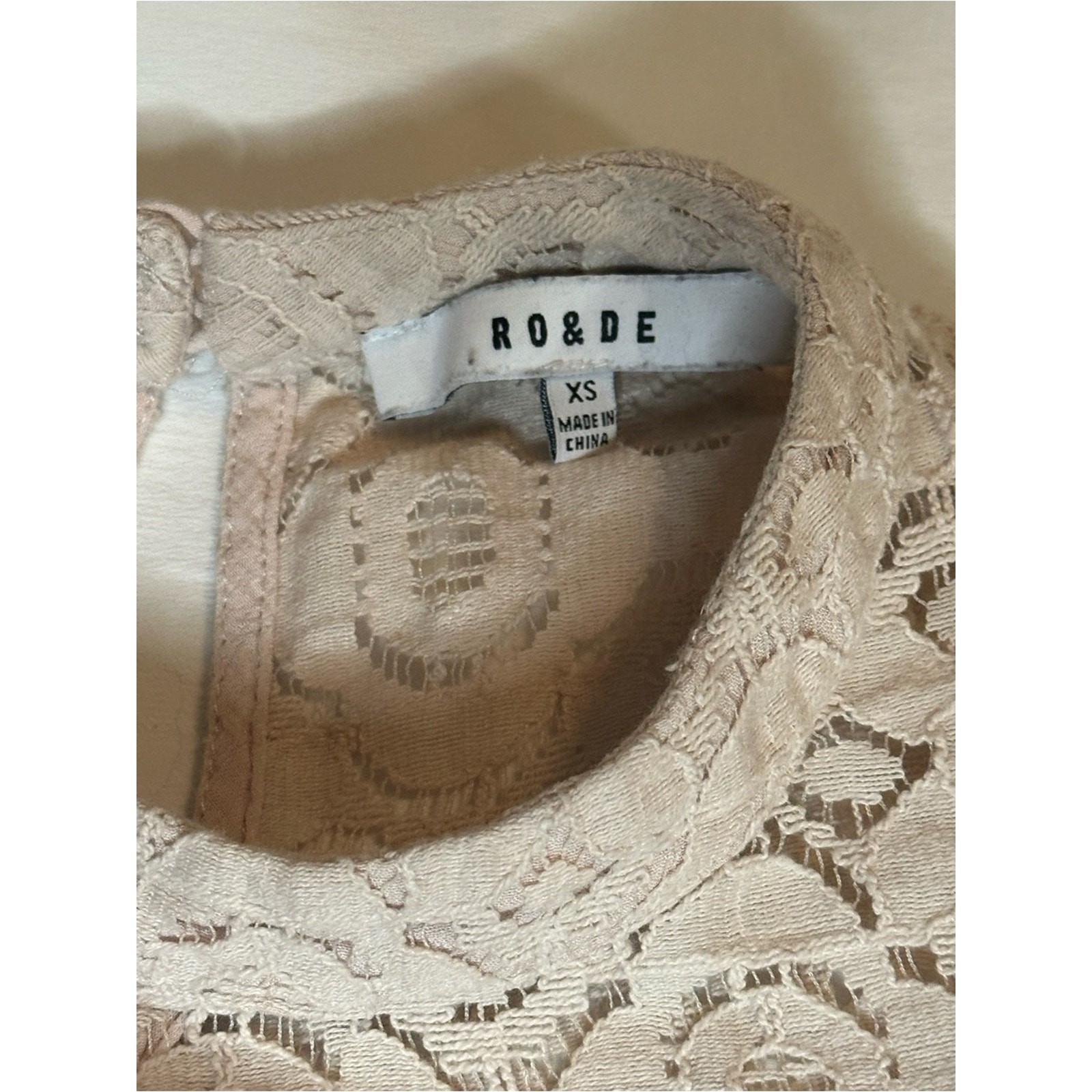 Ro&De Nordstrom Blush Lace Mock Neck Sleeveless Top High Low Ruffle Hem XS