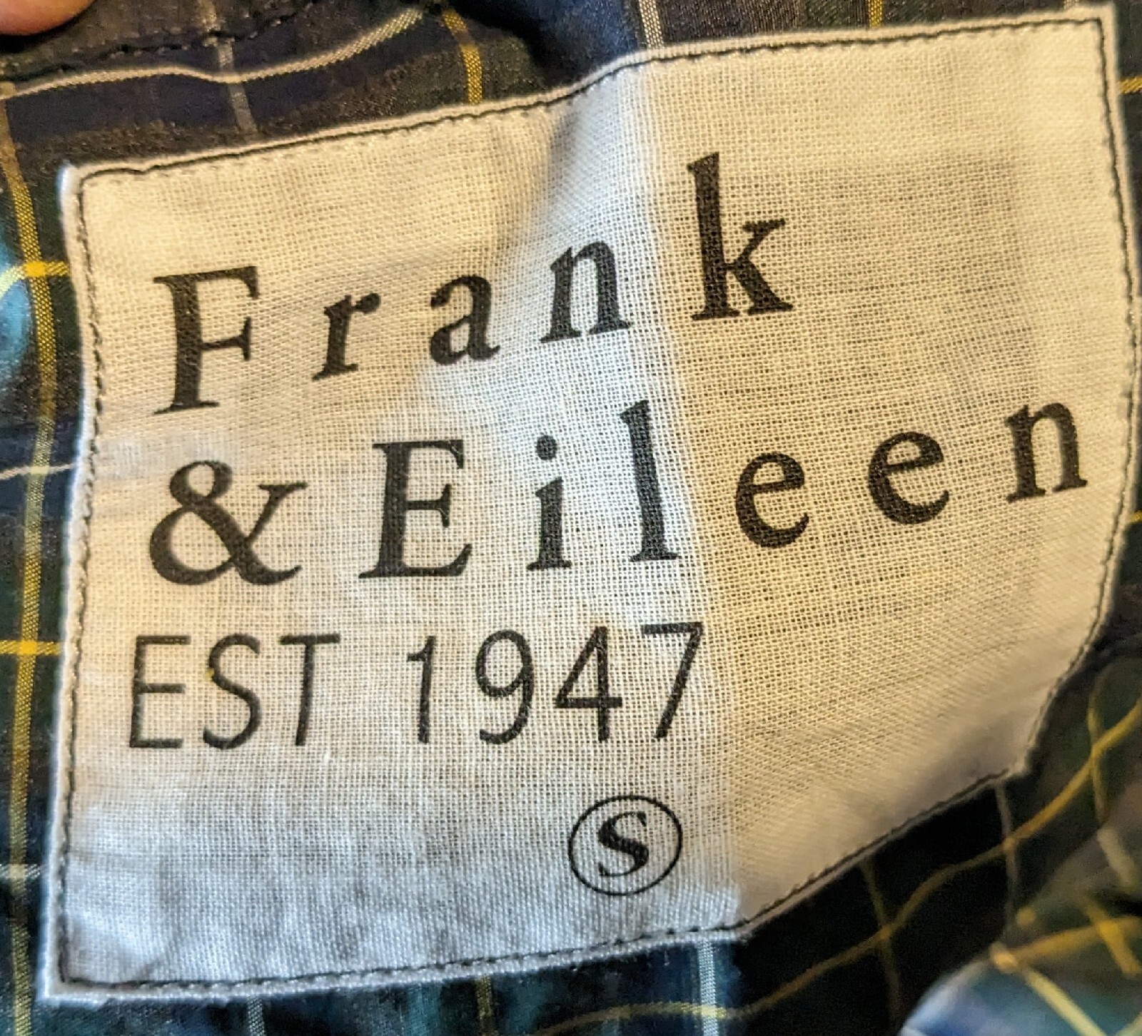 Frank & Eileen Frank Classic Button-Up Shirt Gray Blue Green Plaid Size Small