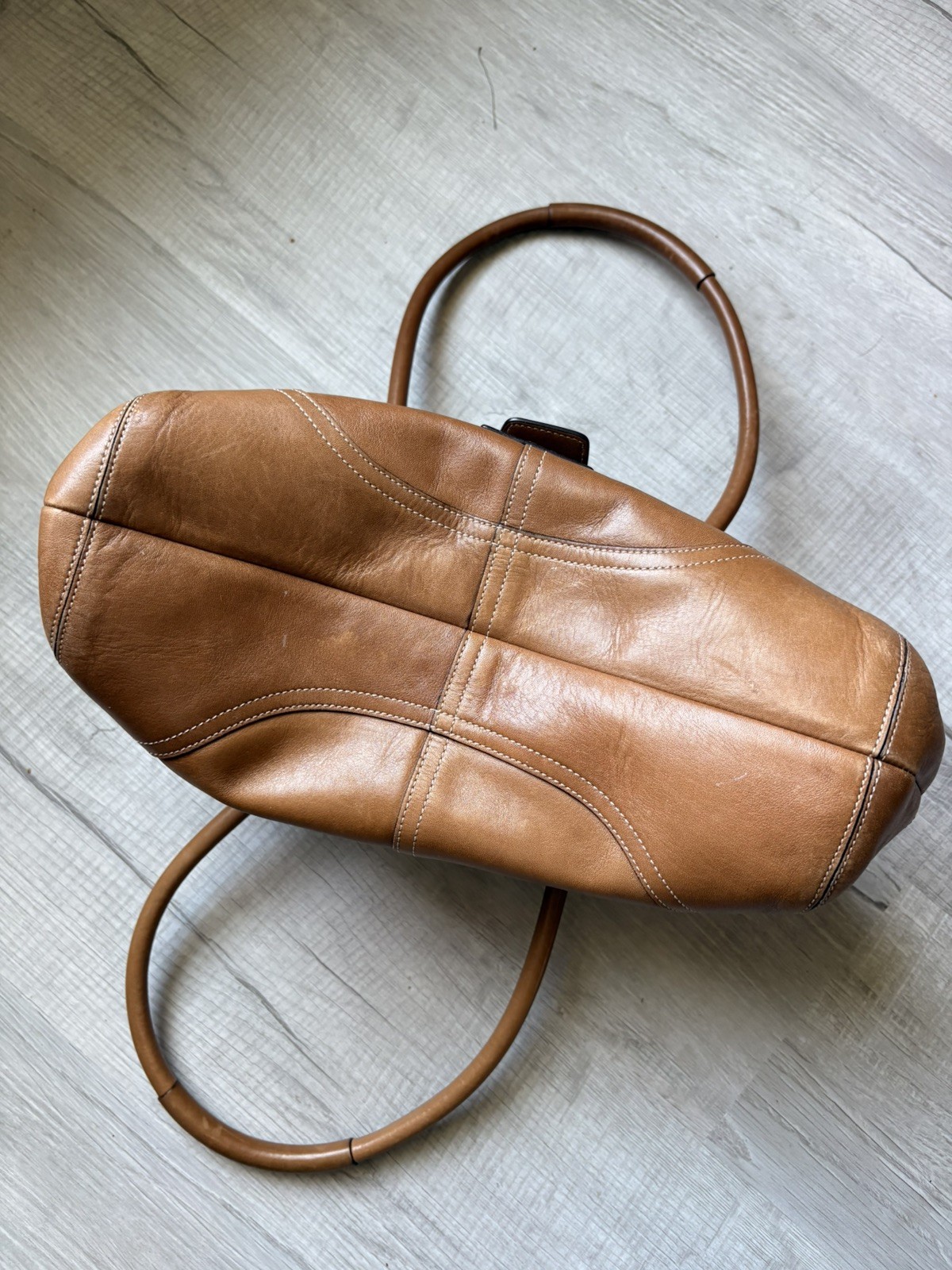 Vintage Y2K Coach Hampton Soho Flap Shoulder Bag Brown Saddle Leather F08A11