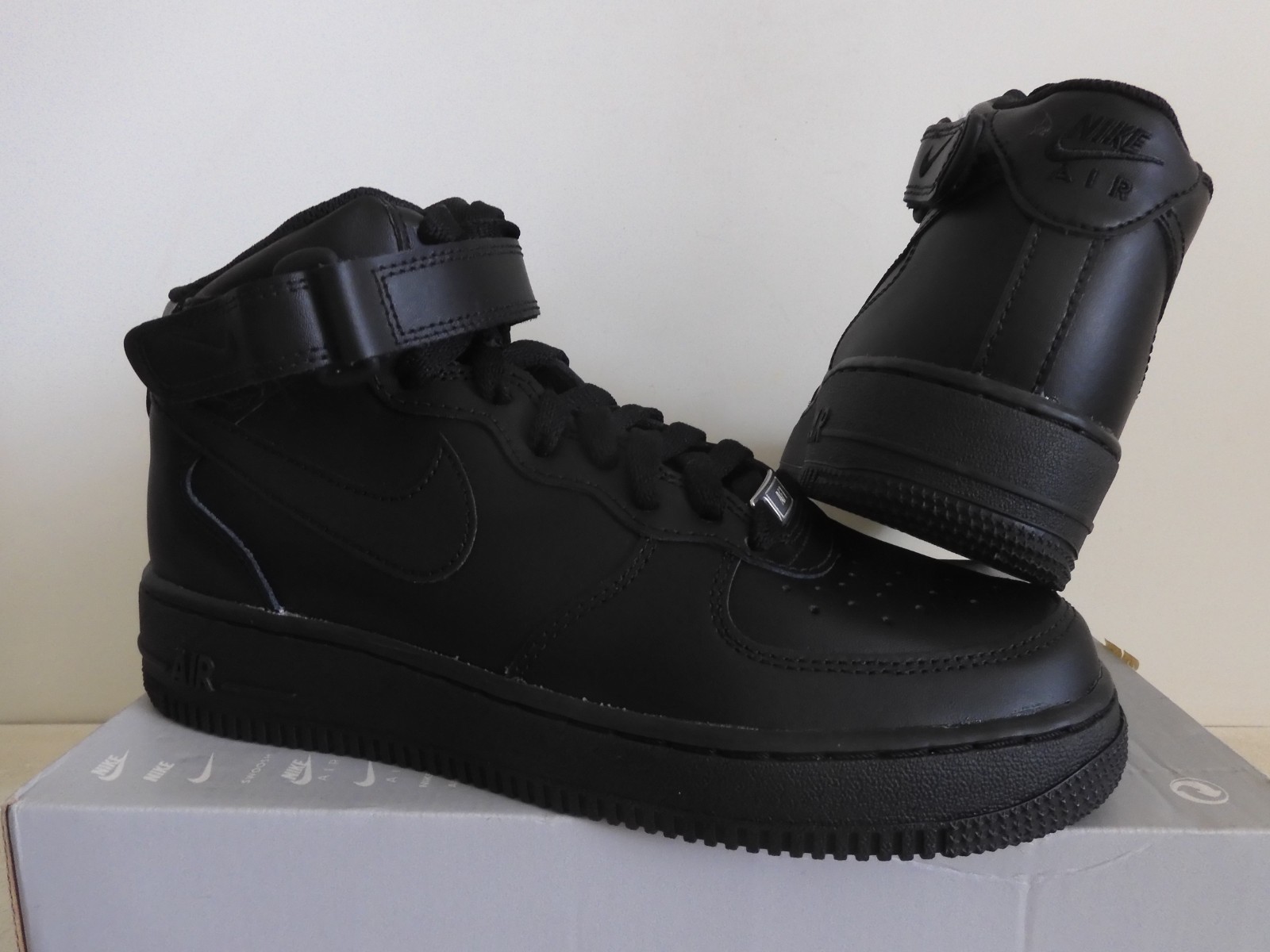 Nike Air Force 1 Mid Le (GS) All Black Black-Black Sz 6Y [DH2933-001]