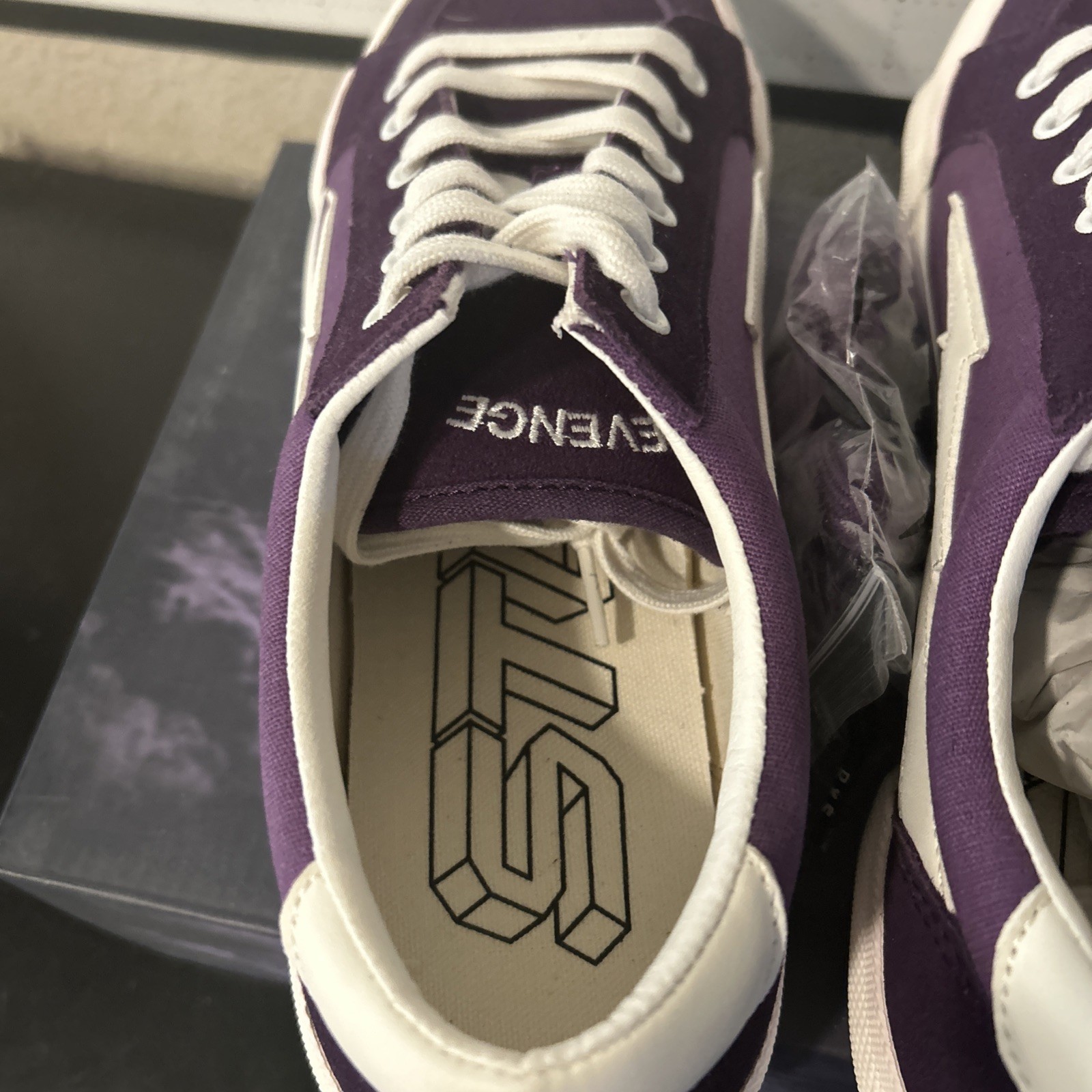 Revenge X Storm V2 Size 11 Dark Violet White Extra Laces Low Top