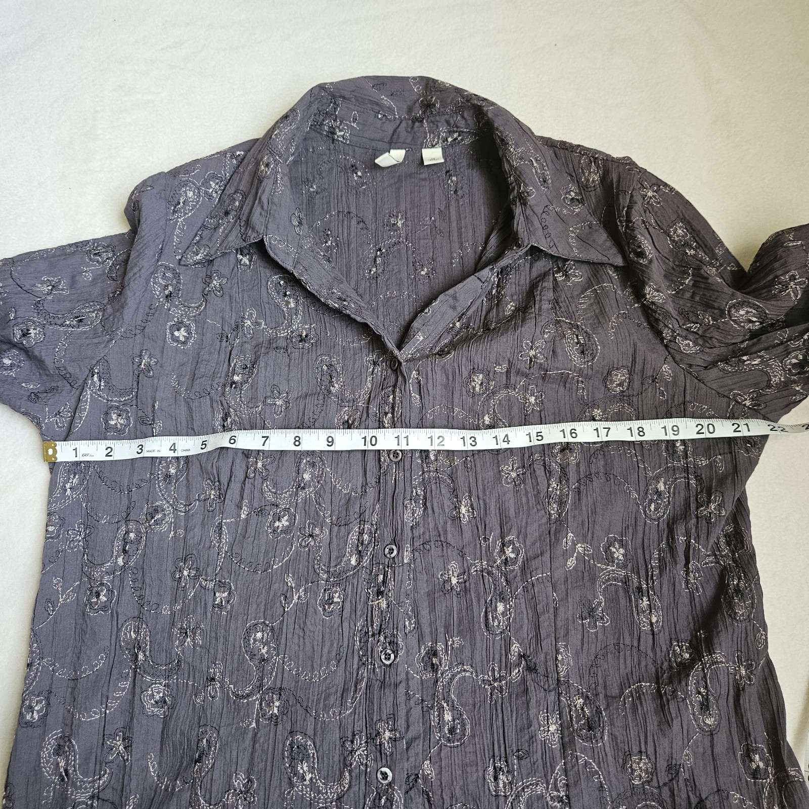 St. John’s Bay Plus 1X Gray 3/4 Sleeve Embroidered Floral Collared Button Blouse