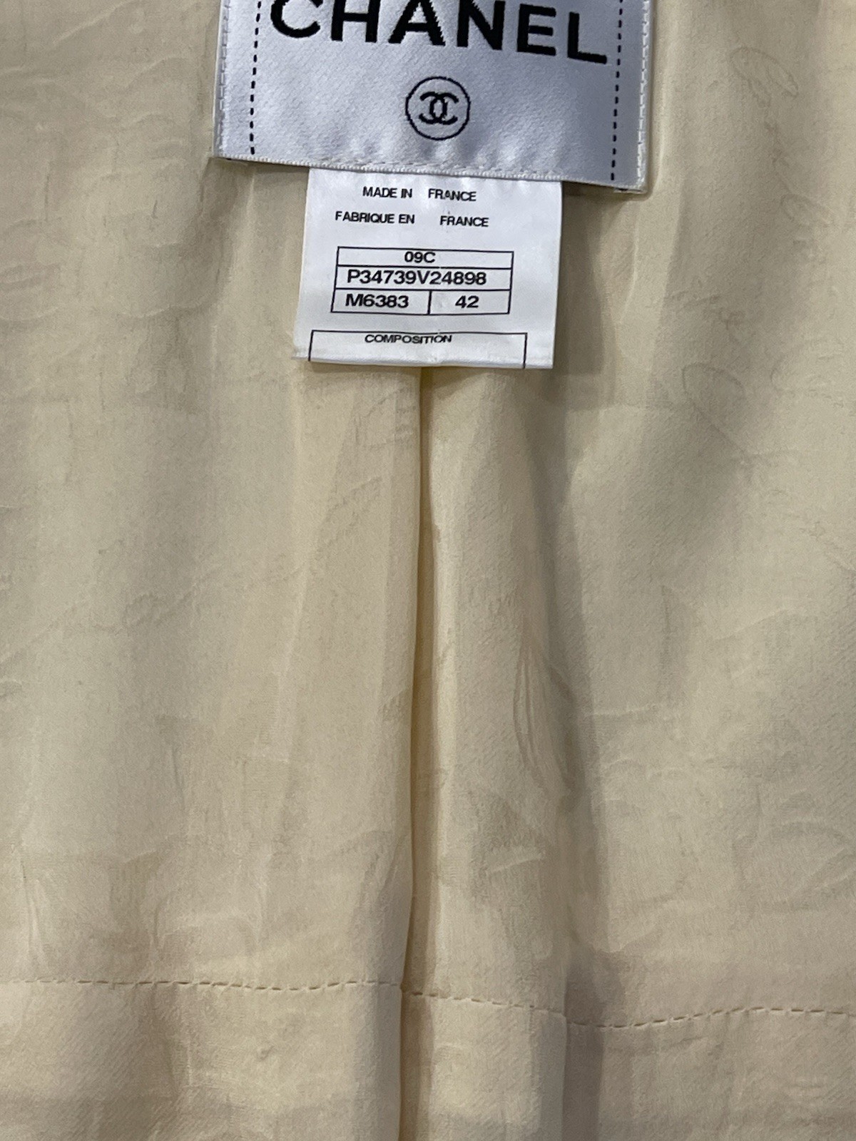 CHANEL 09C light yellow Check Jacket Size 42 Made in France P34739V24898
