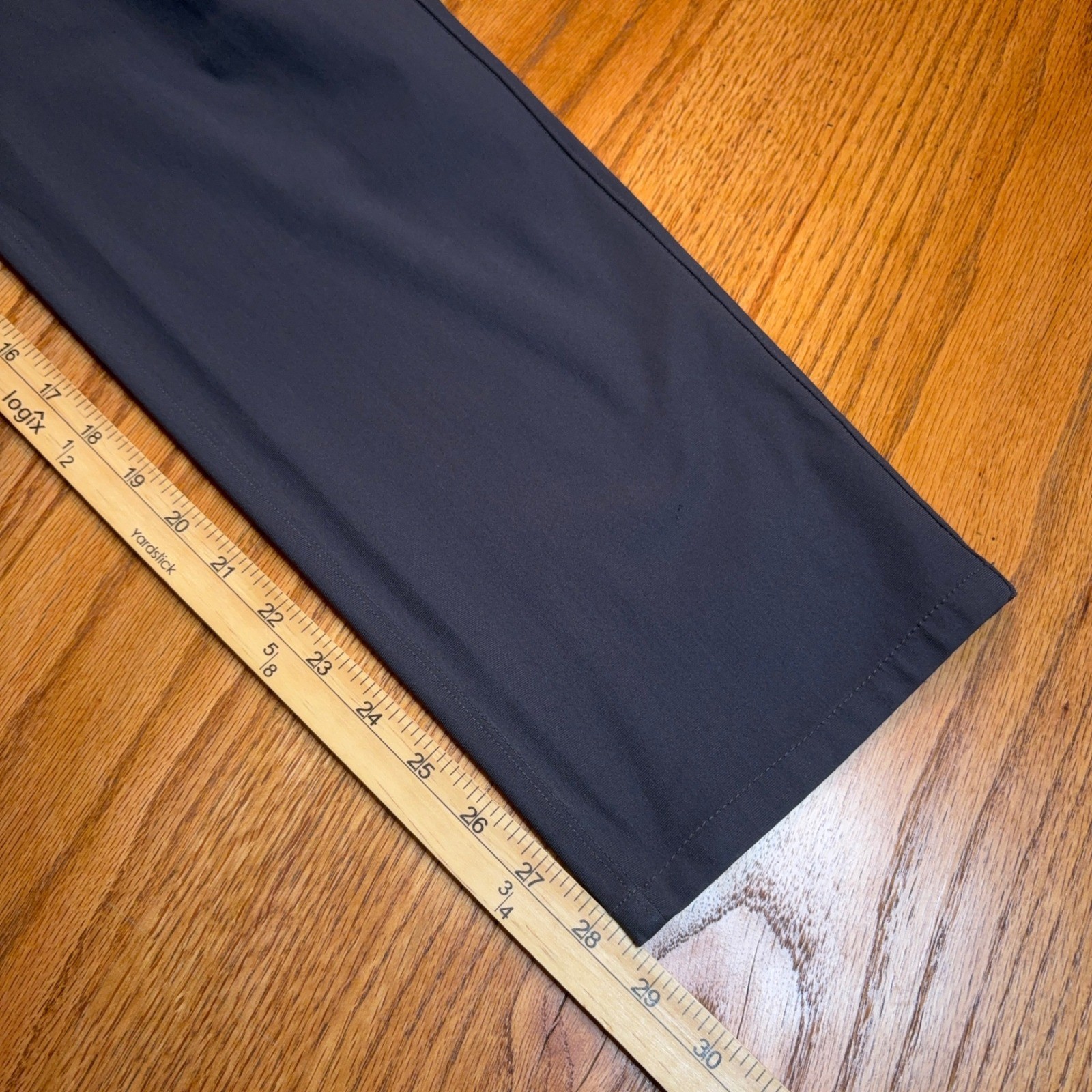 Vuori Meta Pants Mens 36 Charcoal Gray Technical Stretch Slim Straight V430 FLAW