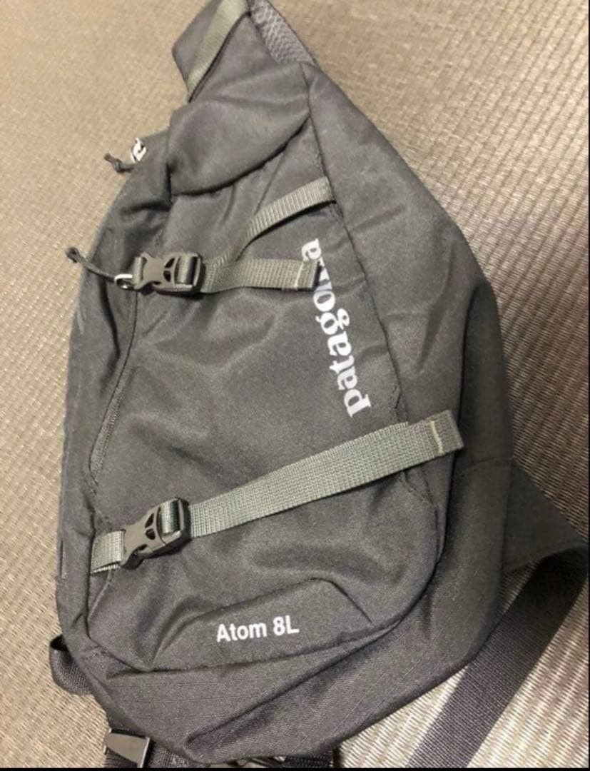 Patagonia Atom 8L Body Bag Hiking Lightweight Bag