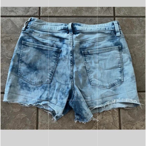 Universal Thread High Rise Midi Denim Shorts Blue Acid Wash Raw Hem Size 8/29R