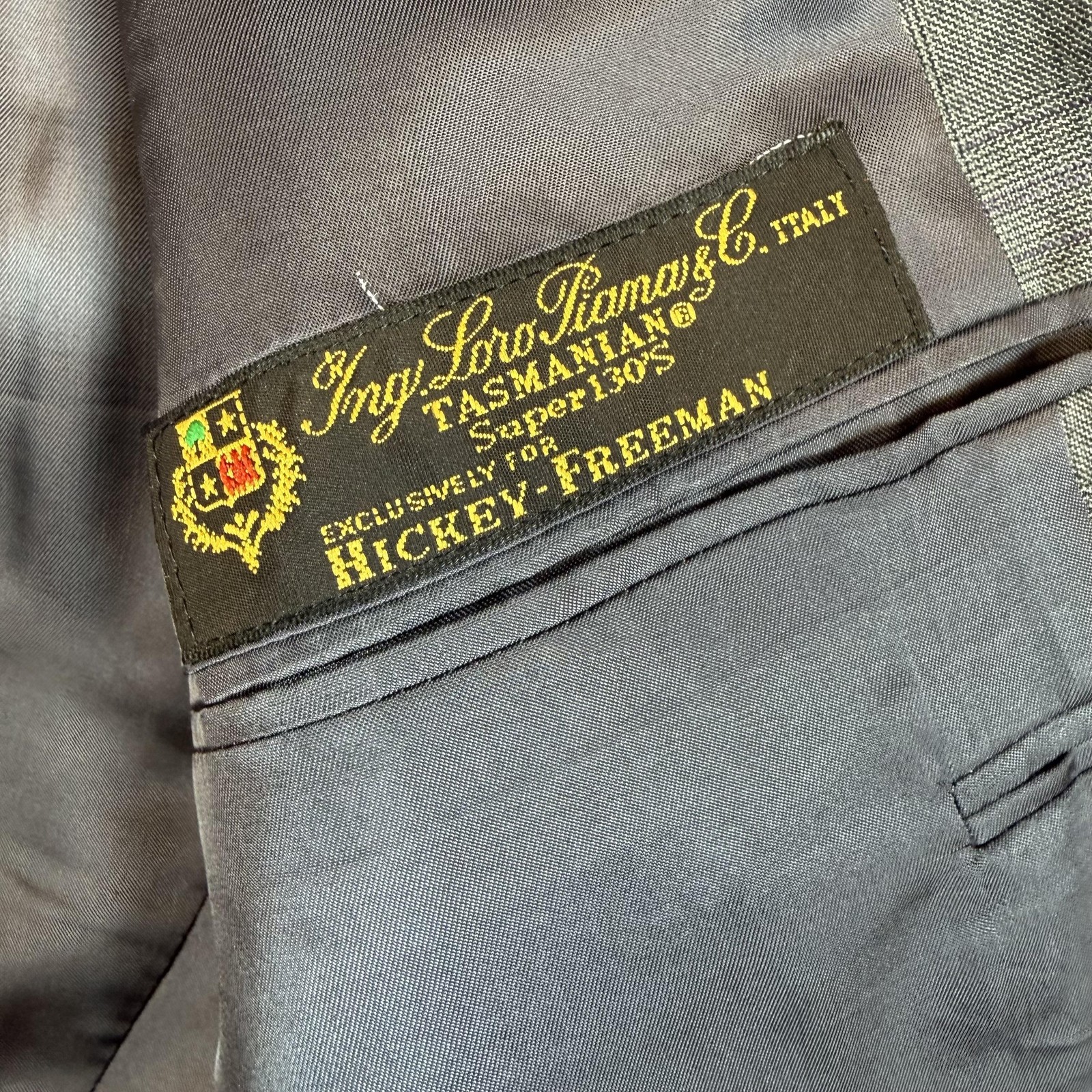 Hickey Freeman Suit Mens 48 42×26 Gray Plaid Wool Loro Piana Super 130s USA