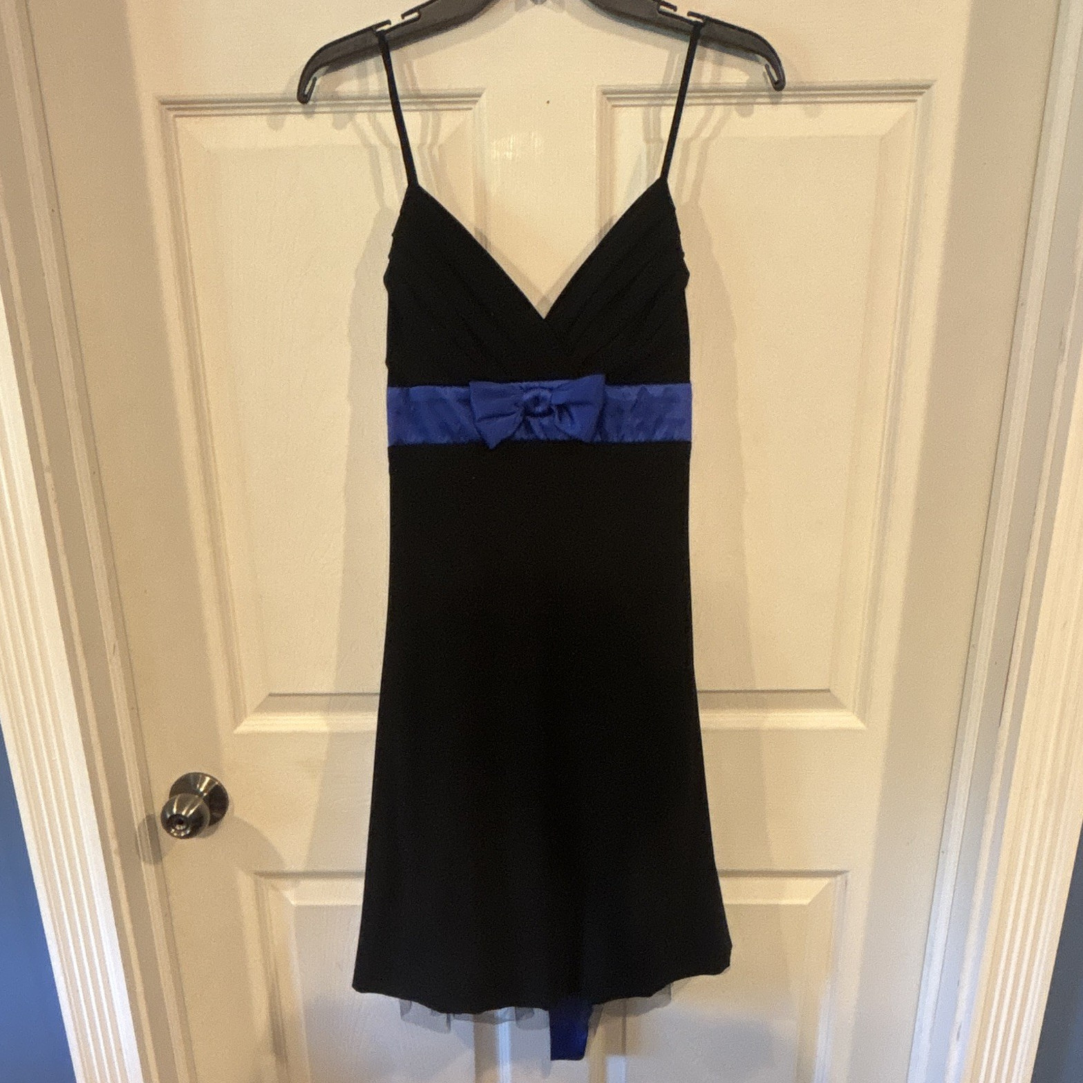 B. Darlin Black/Blue Satin Bow Sash V-Neck Strappy A-Line Mini Dress small