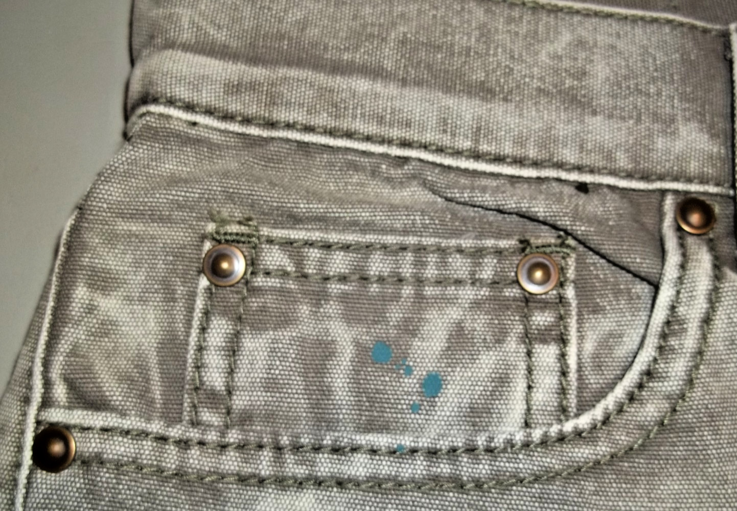 NWT Men’s MNML Multi-Color Paint Splattered Denim Raw Hem Shorts Size 29 FREE SH