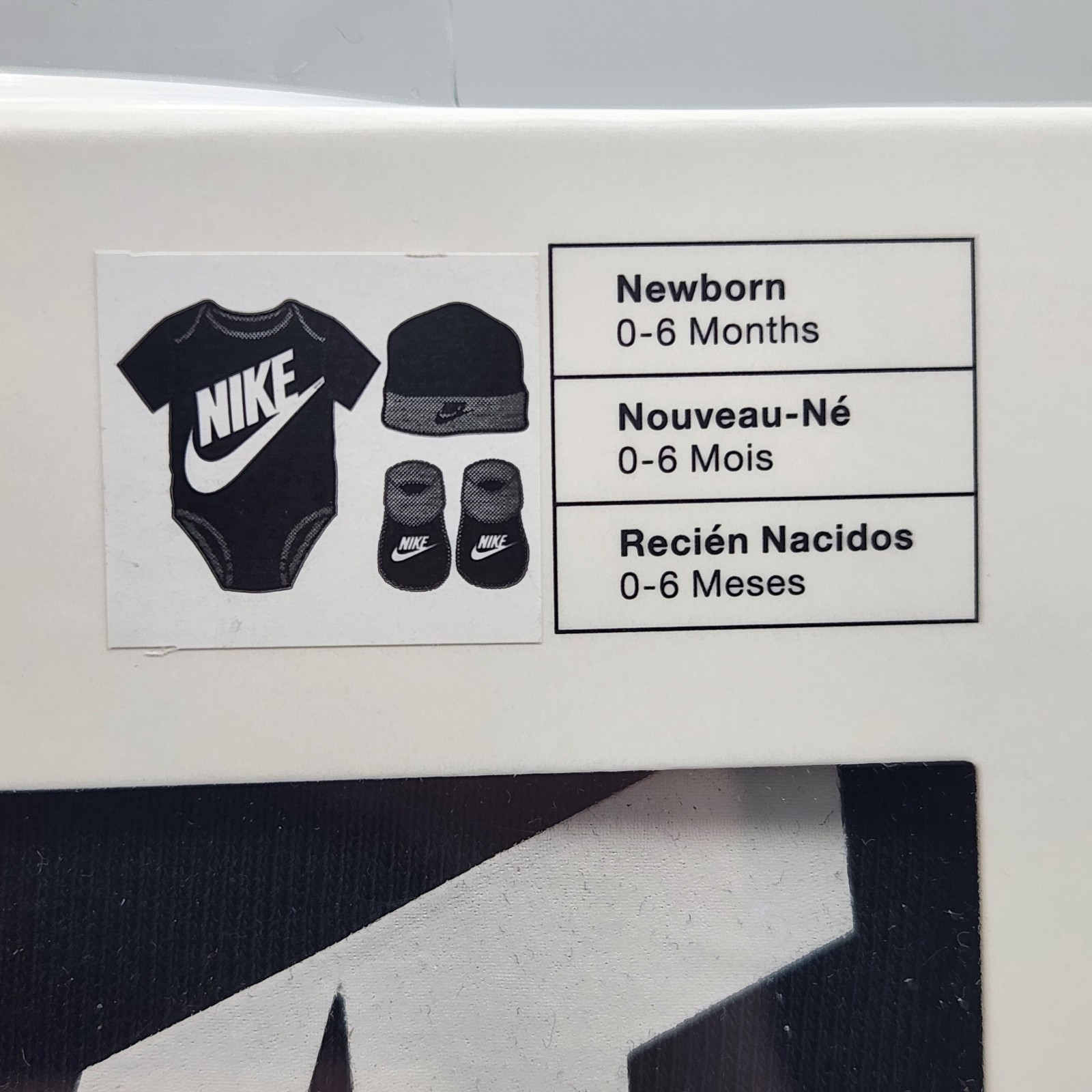 3 Piece Nike Baby Gift Set, 0-6 Months, Bodysuit Booties Hat Black, Unisex B60MP