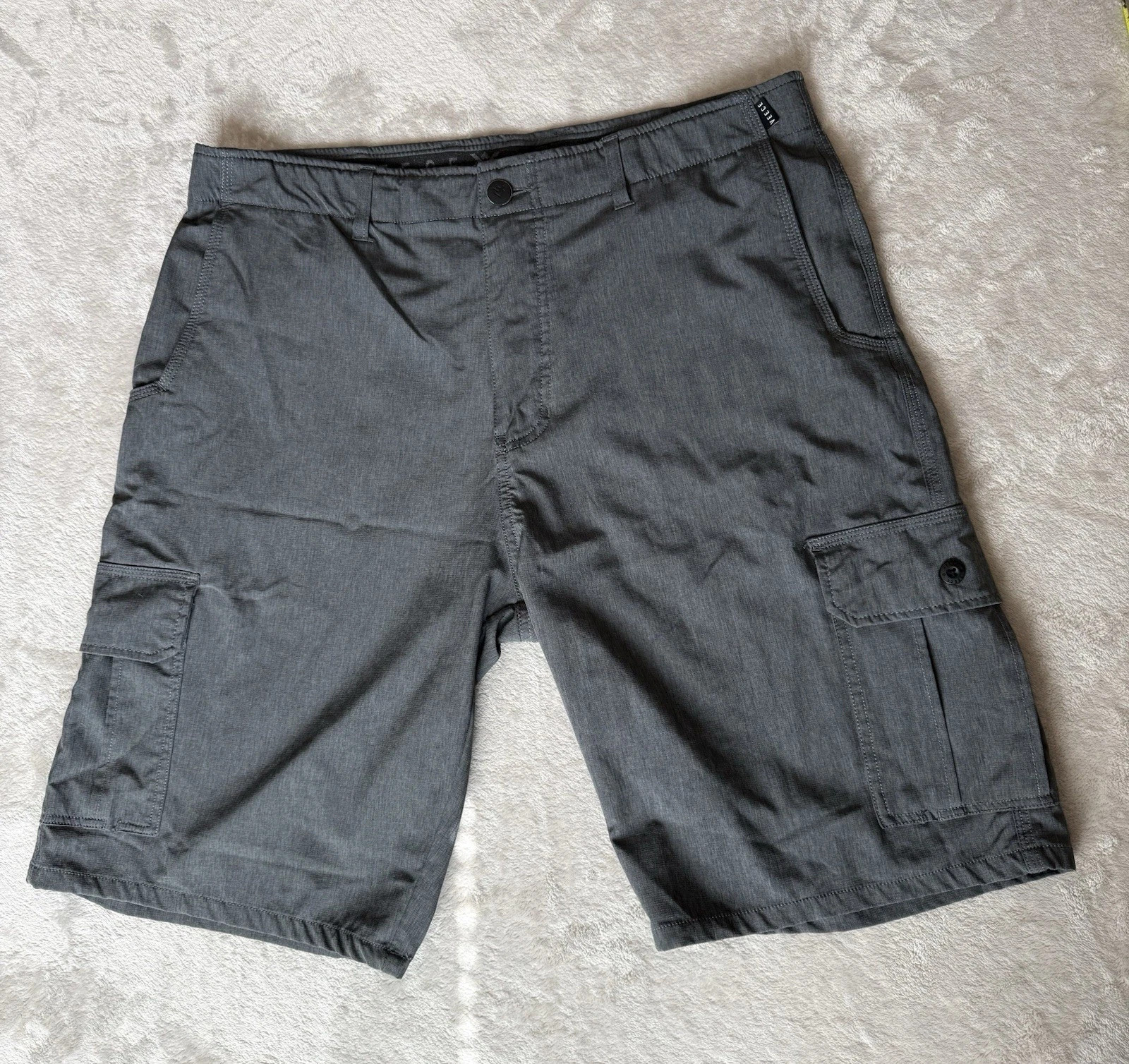 Veece Flat Front Dark Gray Mens Cargo Casual Shorts Size 36 Inseam 10”