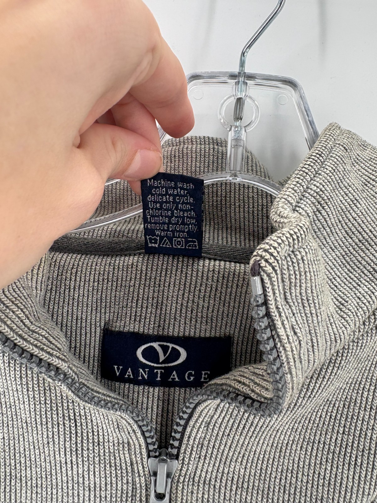 Vantage Beach Ball Classic 2009 Quarter Zip Sweatshirt Men’s Small Gray
