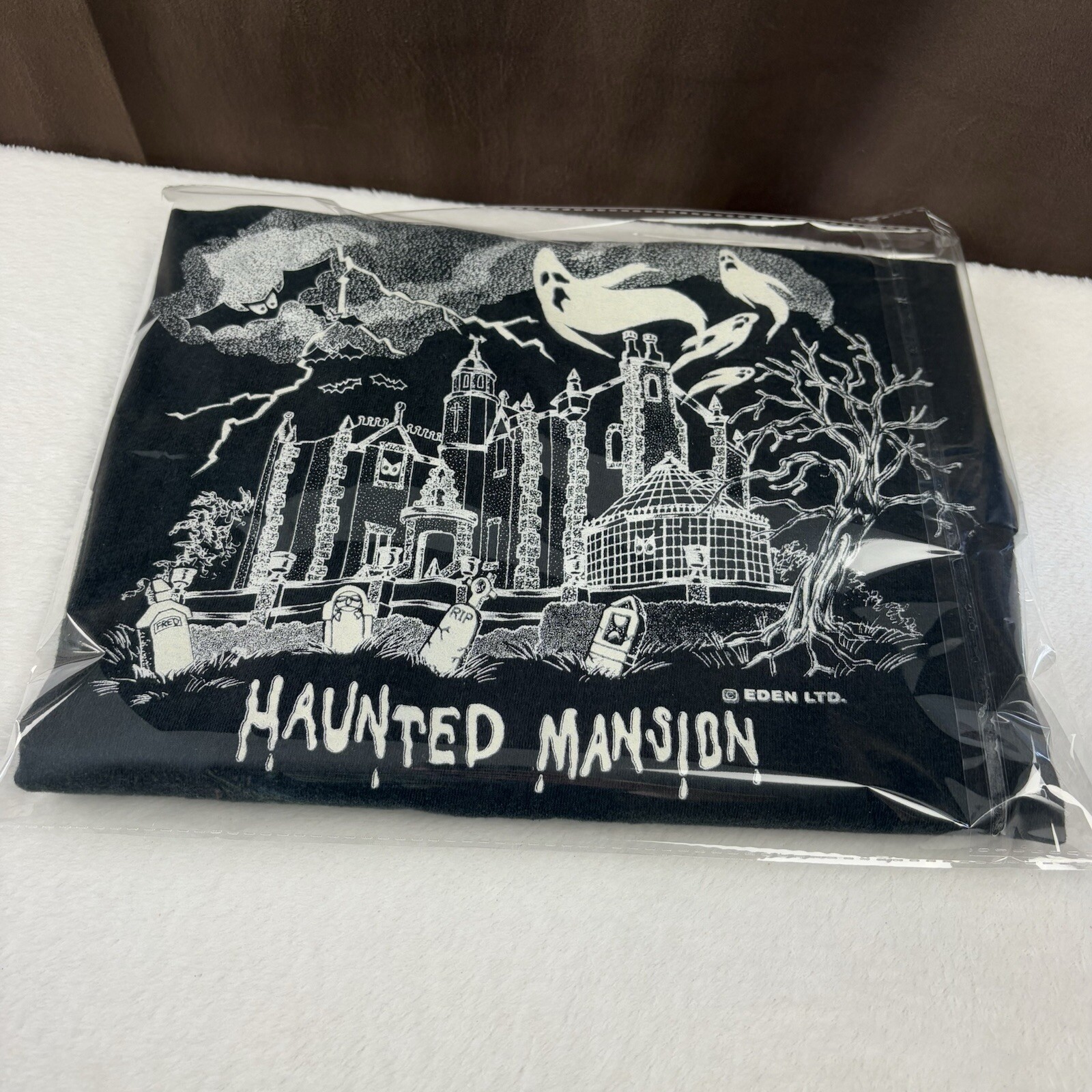 RARE! Vtg 1990s Disney’s Magic Kingdom Haunted Mansion Ghost Bat Eden T-Shirt XL