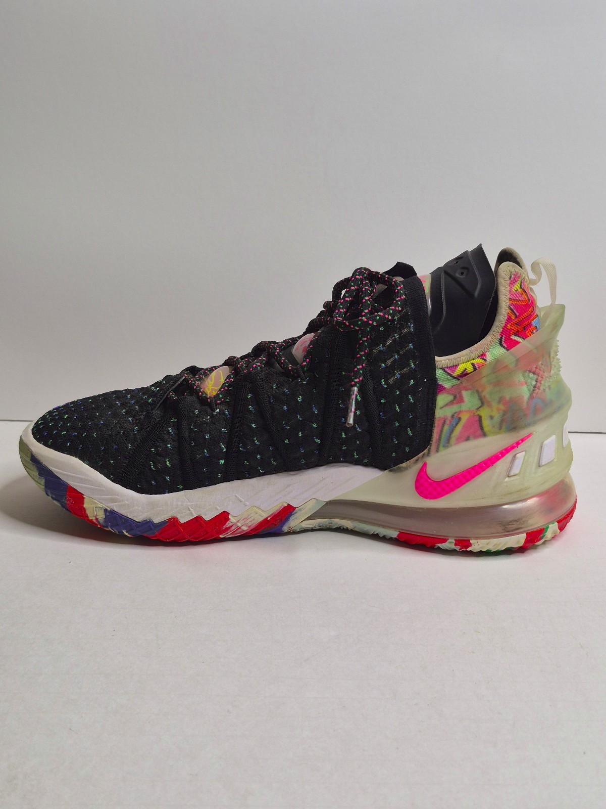 Nike Sneakers Men’s 8.5 LeBron 18 James Gang Multicolor Basketball Shoes