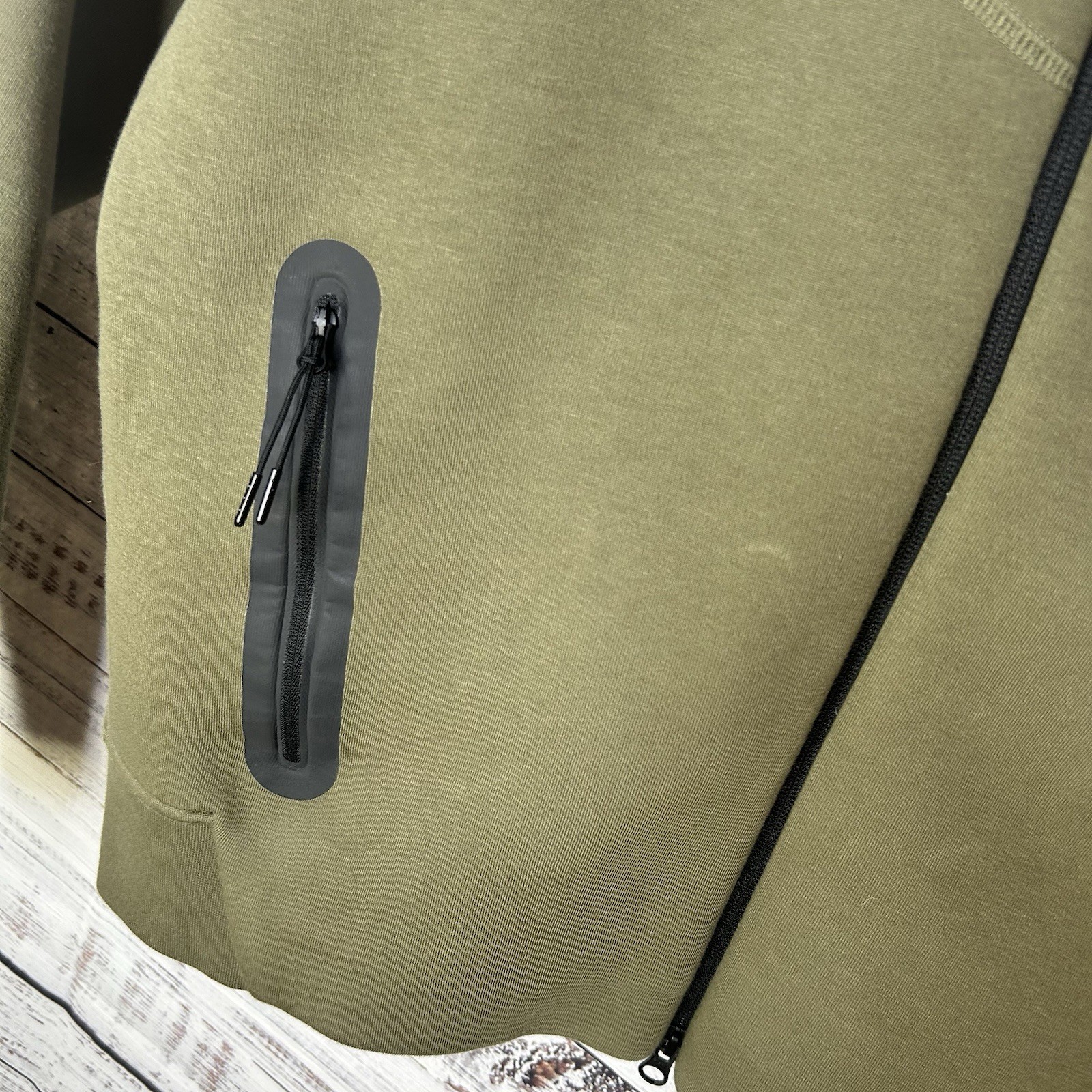 Nike NSW Tech Fleece Full-Zip Hoodie Olive Green FB7921-222 Slim Fit Men’s Large