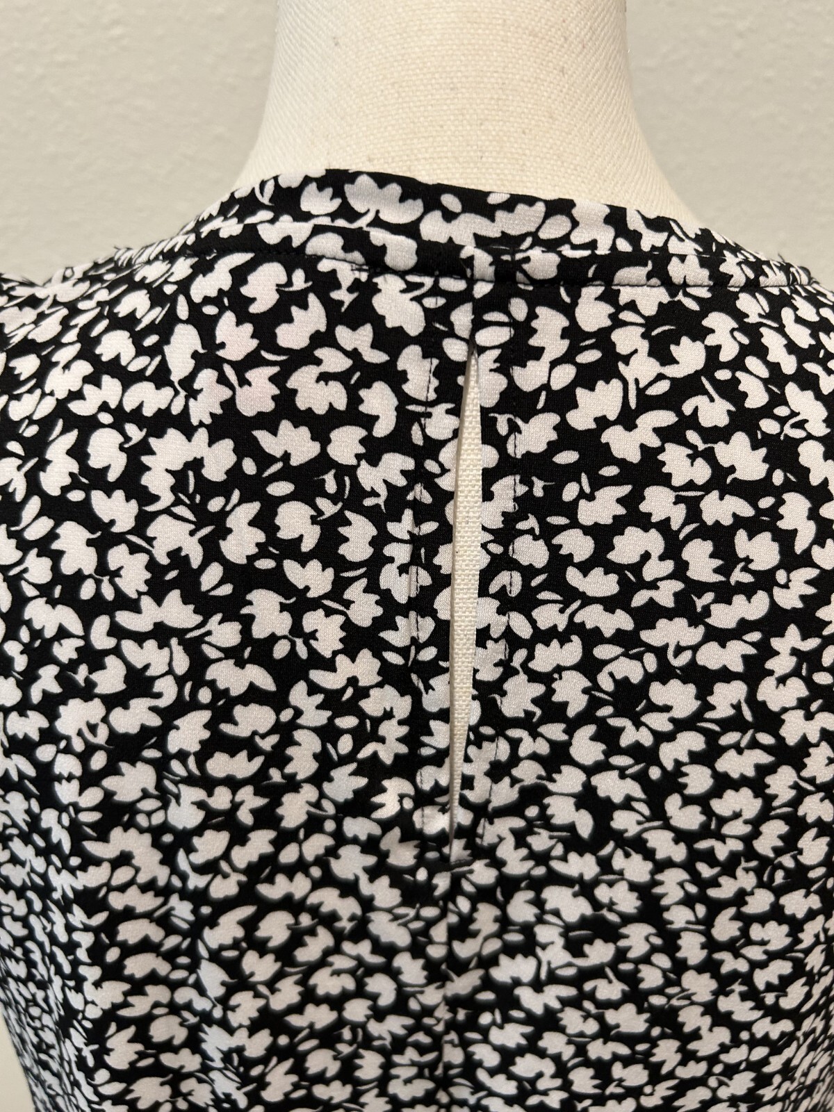 Vince Camuto Floral Crewneck Split Back Keyhole Tank Top MSRP $59 Choose Your Sz