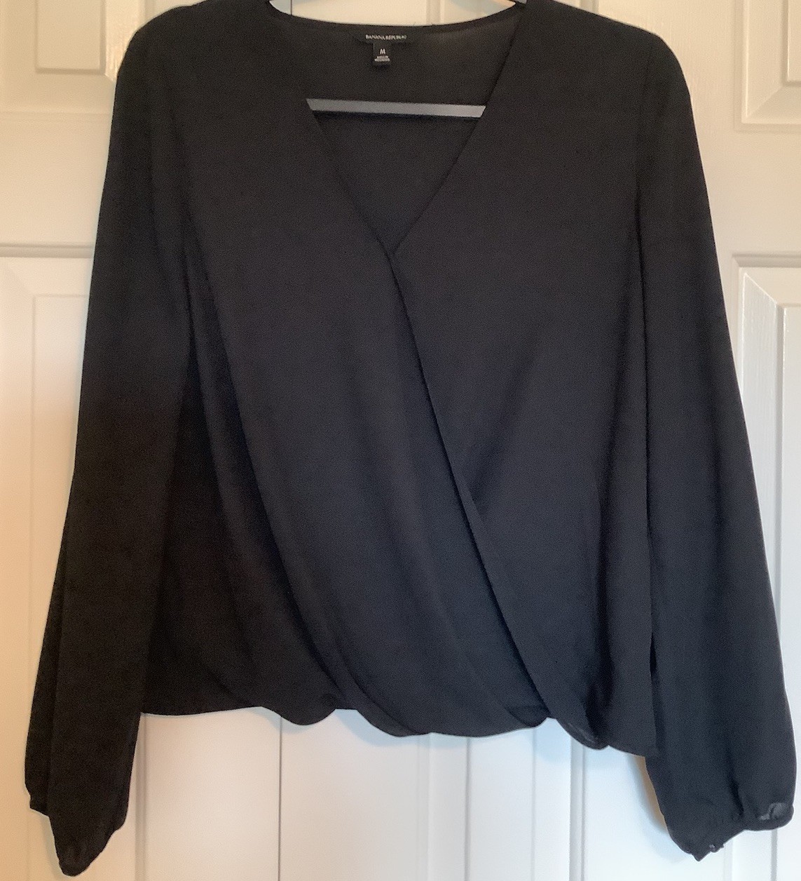 Banana Republic Ladies Black Long Sleeve, Asymmetric, Dressy, Flowy Top, Sz M ￼