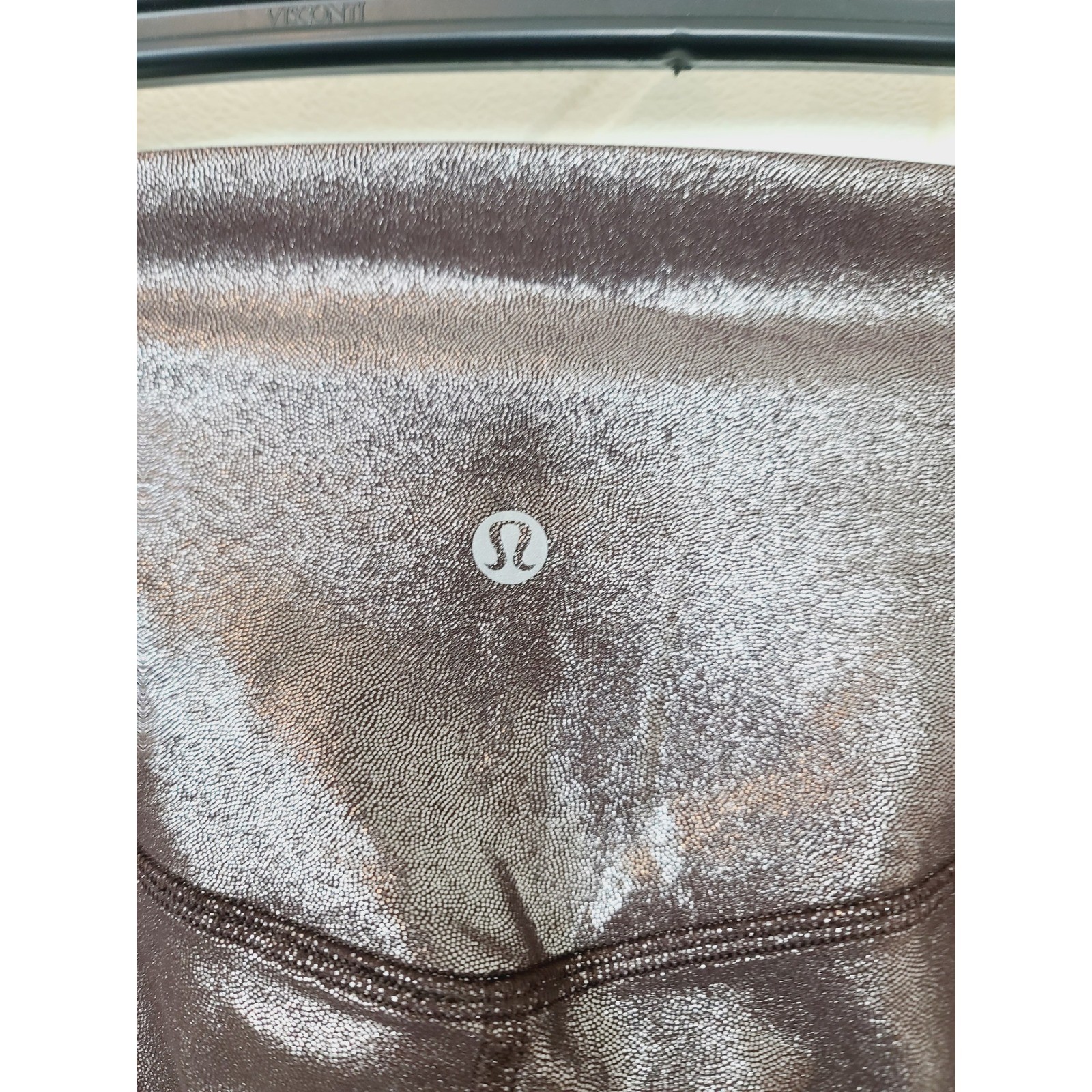 Lululemon high-rise waistband Yoga Leggings Girl’s Size 2 Bronze Metallic