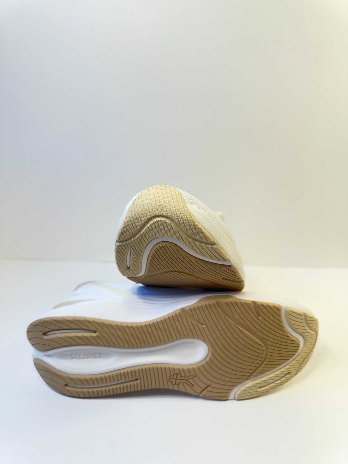 C24. Kuru Womens Sneakers Atom 2 Bright White Sand Athletic-US 10
