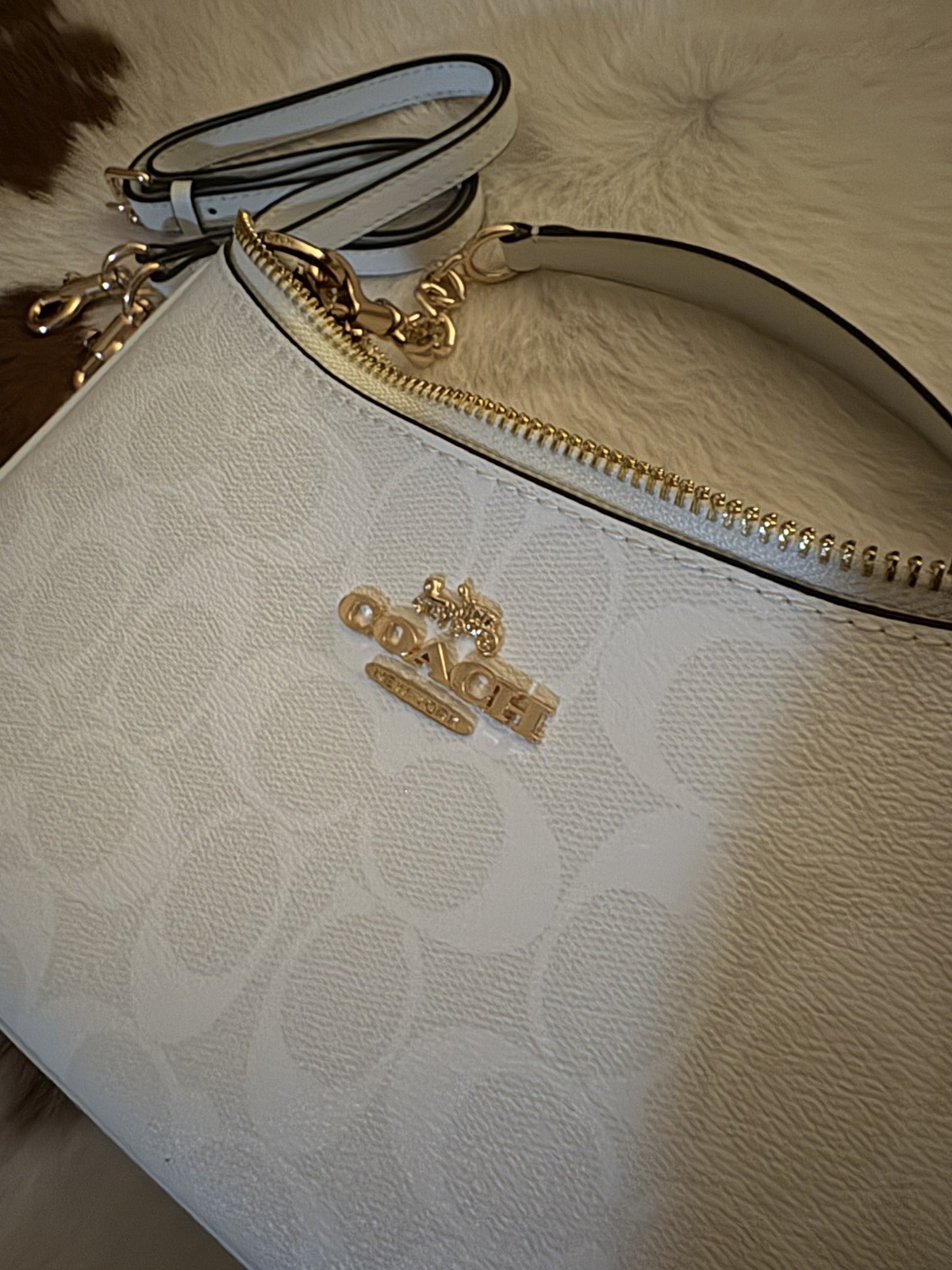 White coach shoulder teri bag