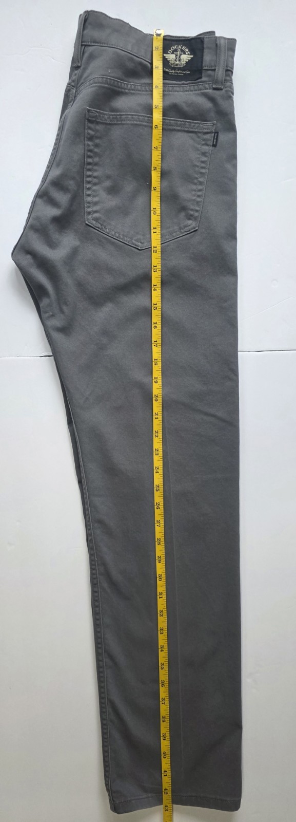 ​Dockers Men’s Gray Chino Pants Classic Fit Flat Front Size 32