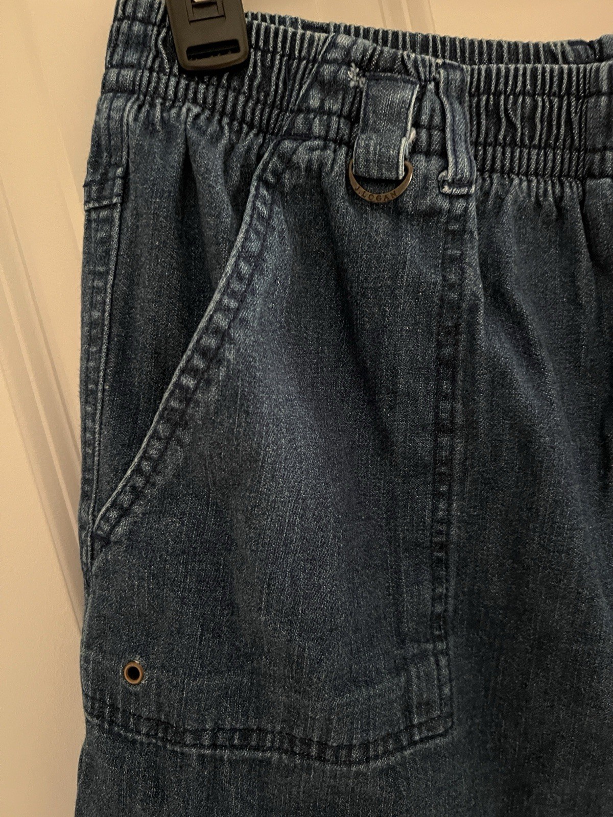 Jonathan Logan Blue Denim Cargo Shorts Women’s L Elastic Waist 5″ Inseam
