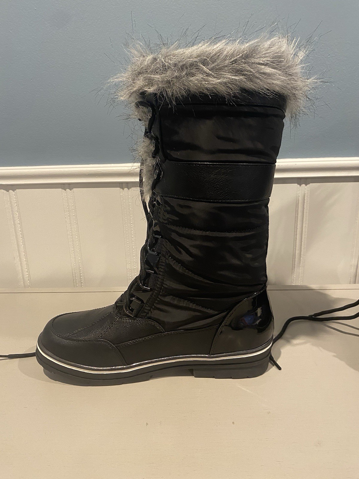 ActiveZone Essentials Black Mid-Calf Snow Boots Womens Size 10W Faux Gray Fur