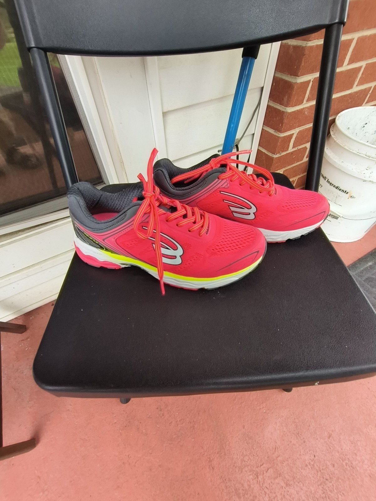 SPIRA WOMEN’S RUNNING SHOES AQUARIUS (size 7) VERY GOOD USED CONDITION CORAL