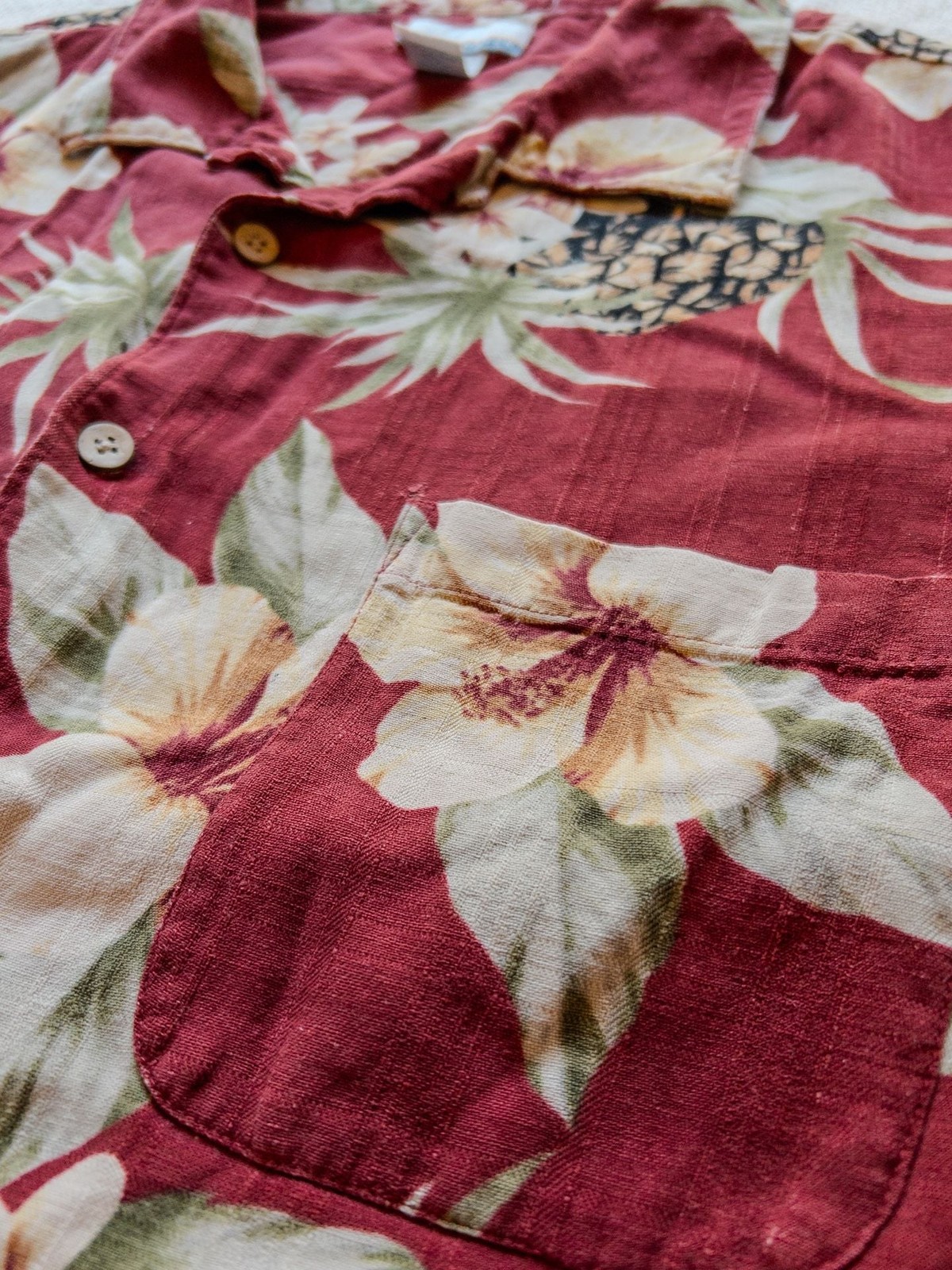Breakwater Men’s Red Floral and Pineapple Print Short Sleeve Hawaiian Shirt