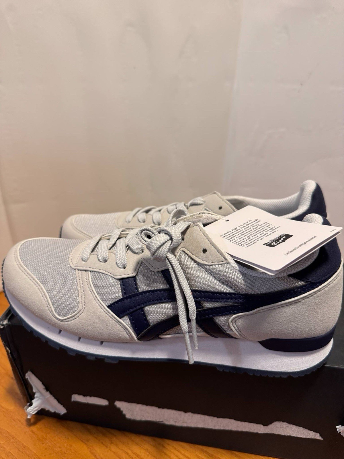 Onitsuka Tiger Alvarado Glacier Grey/Peacoat Men’s 8, Women’s 9.5