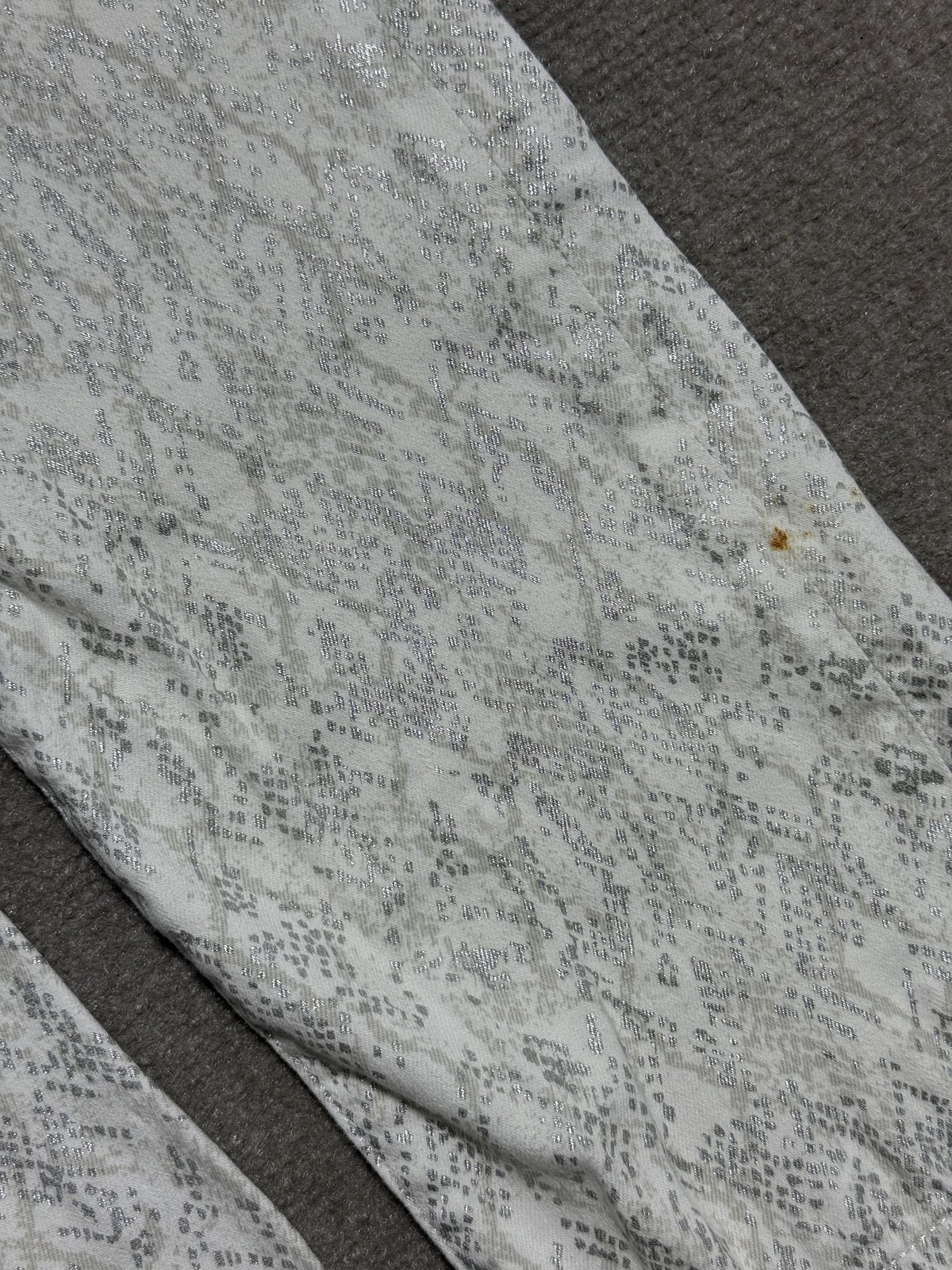 Express Pants Womens 00 White Silver Cropped Straight Super High Rise Snakeskin