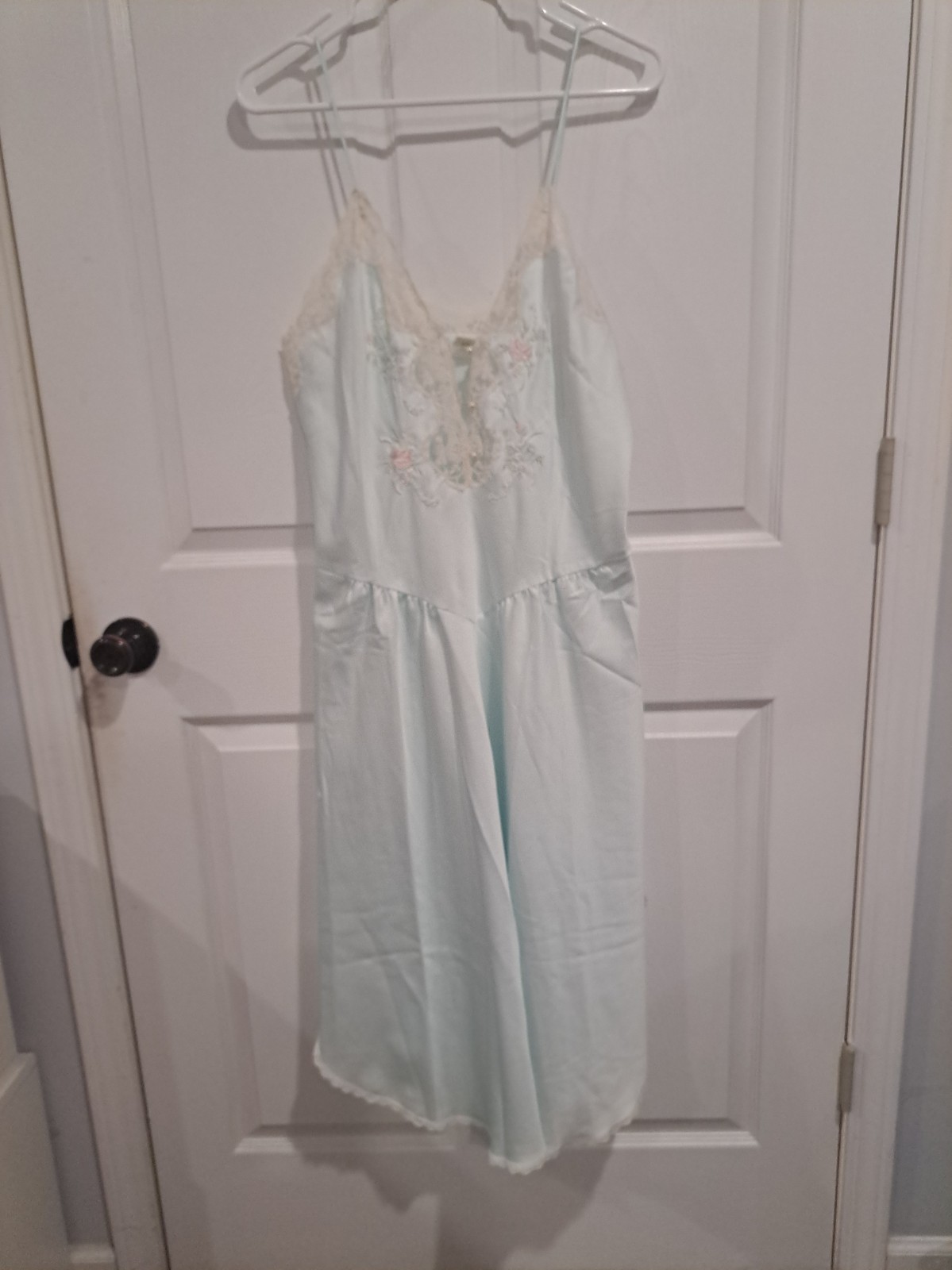 Vtg Sara Beth Gown M Pale Aqua Lace Bodice Curved Slit Hem Pearl Button Soft