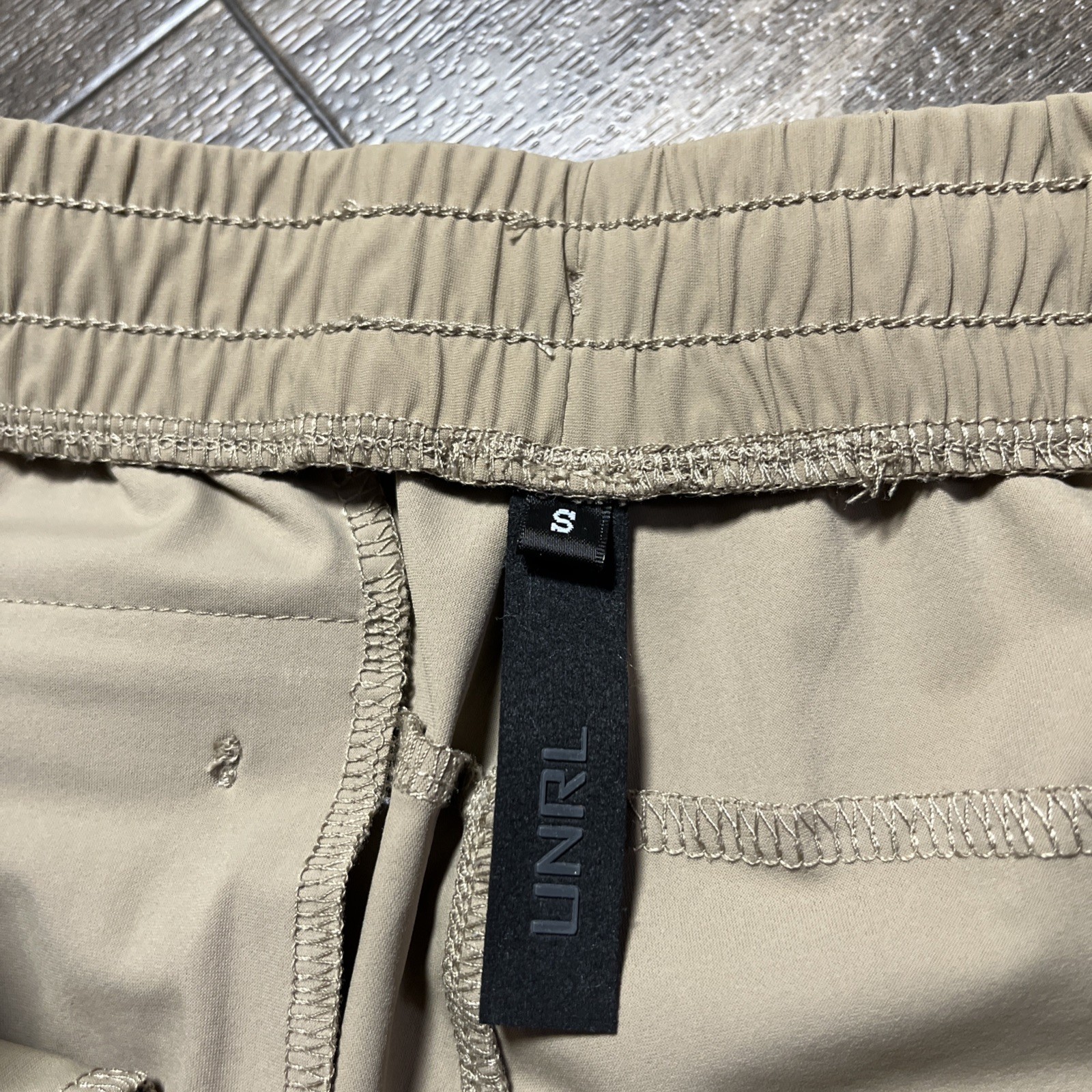 UNRL In Flex Jogger III Pants Men’s Small Desert Khaki Golf Stretch EUC
