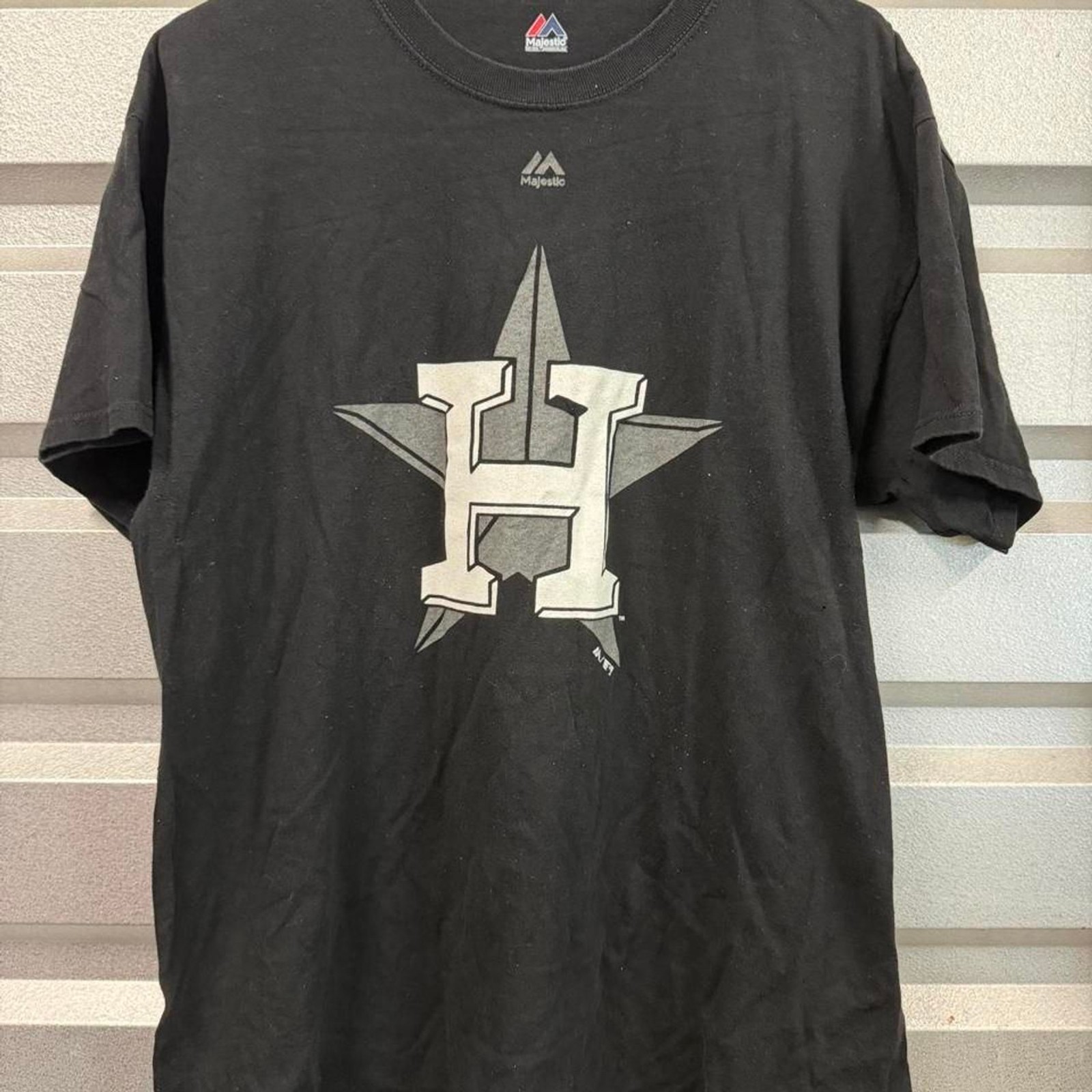 Majestic-athletic Men’s Black and Grey T-shirt