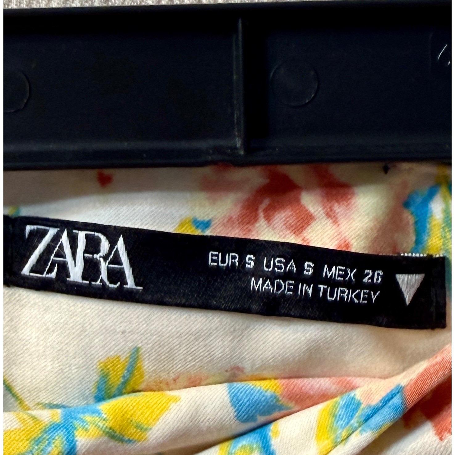 Zara Floral Mini Skirt Size Small Ivory Pink Blue Ruffle Hem Coquette Romantic