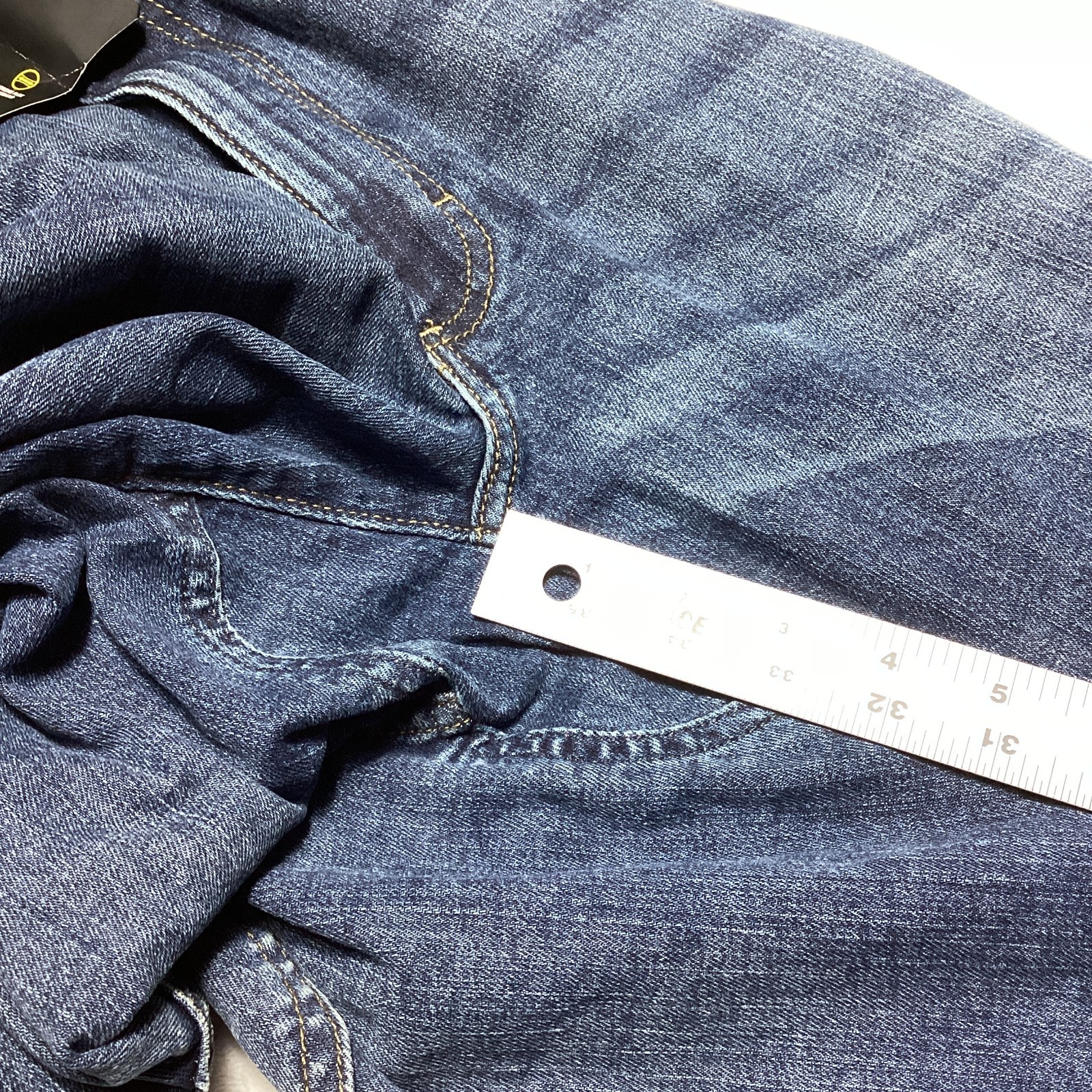Lee: Men’s Extreme Motion Jeans, Straight Taper, Size 38 x 30