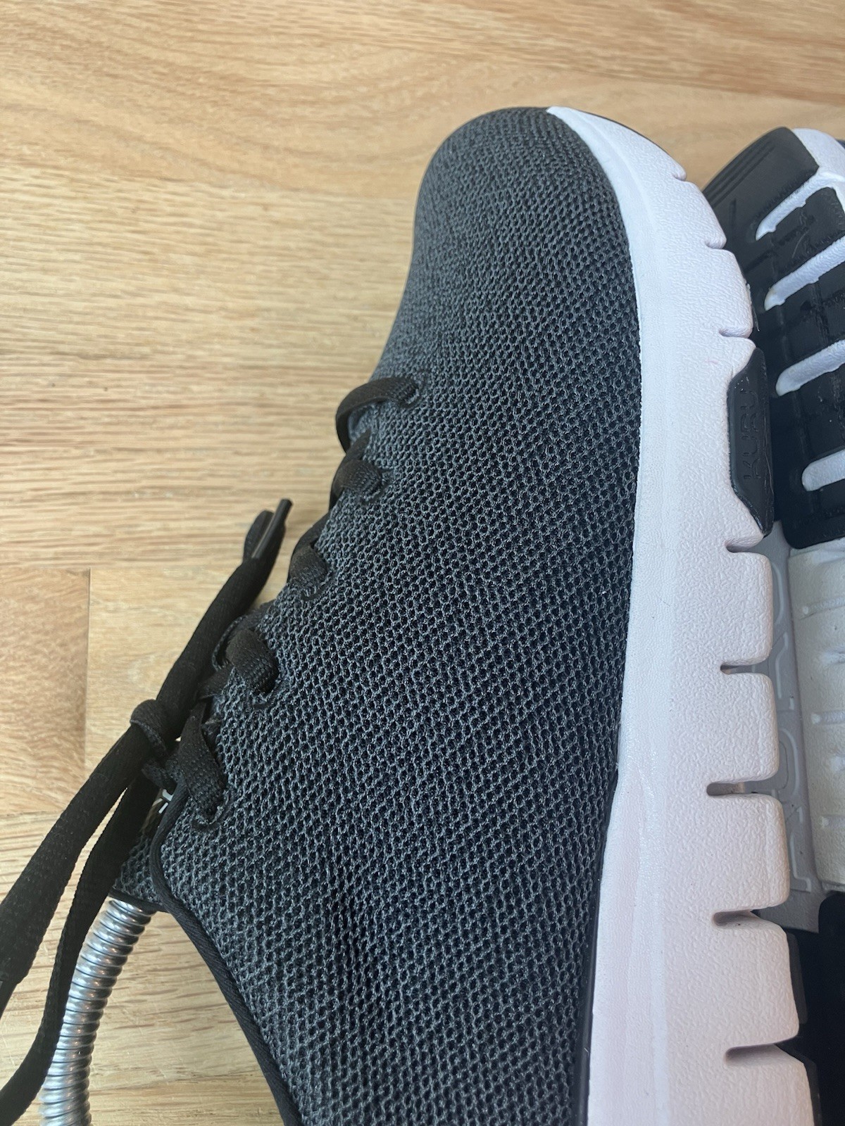 Kuru Flex Via Women’s 8 Wide Sneaker Jet Black White Mesh Lace Up Shoe Running