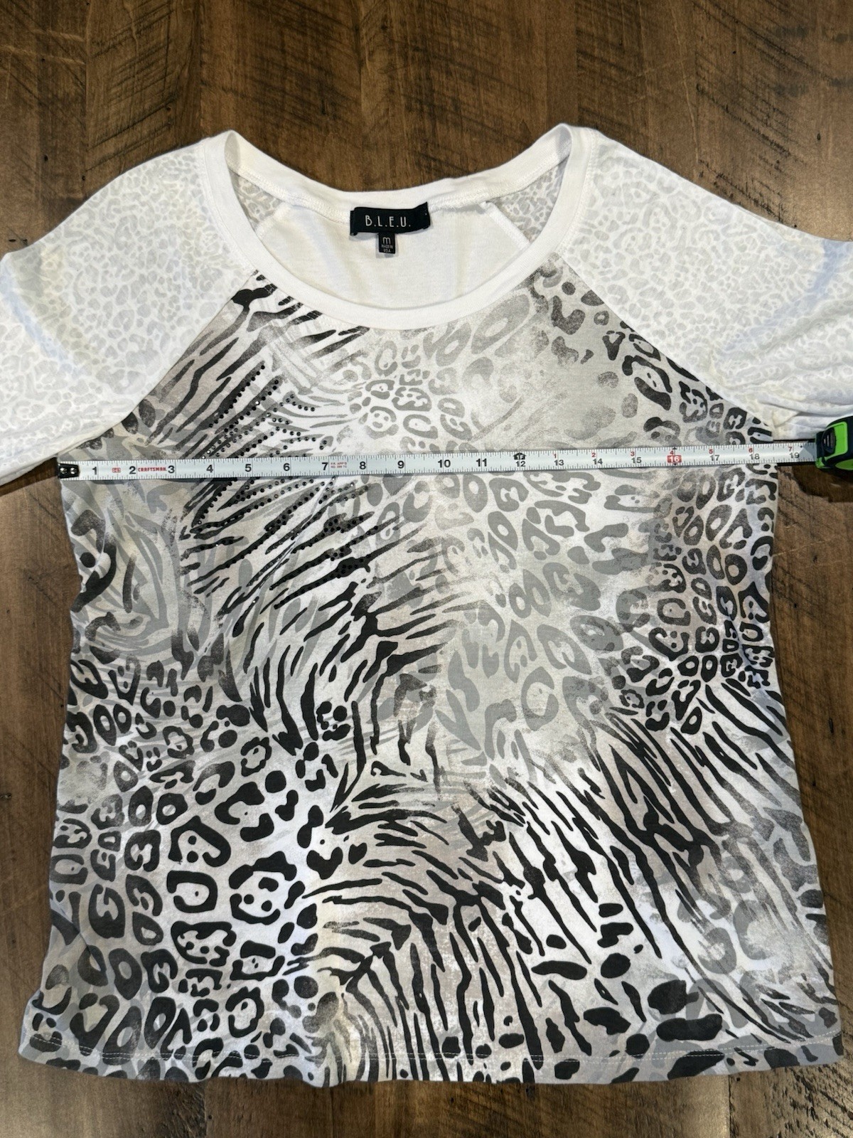 B.L.E.U. Animal Print Raglan Top Embellished Cheetah Tiger Stripe Womens Size M