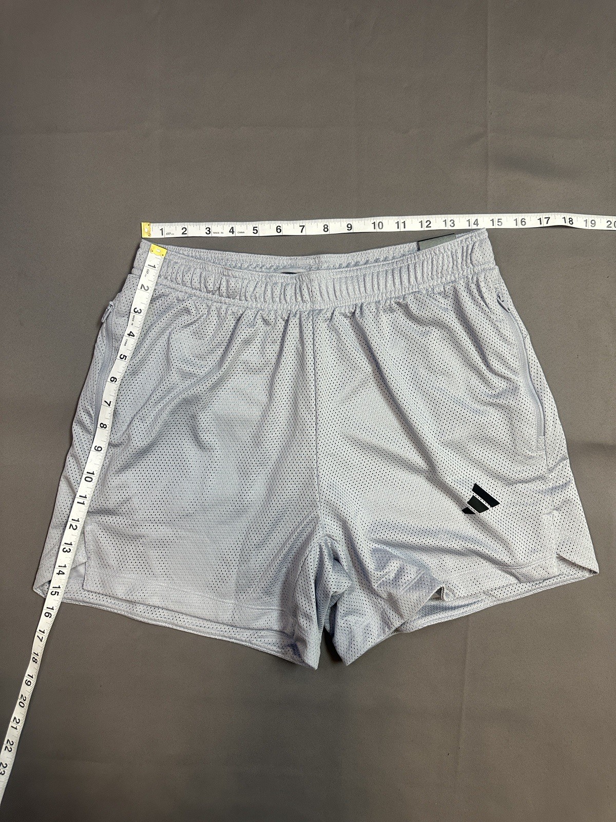 New adidas D4T PrimeLift Essentials Workout Mesh Shorts – Halo Silver Men’s M 5”