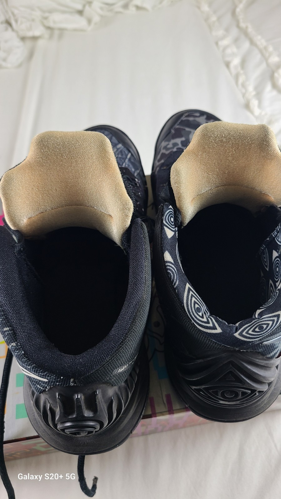 Kybrid S2 Nike Black-Atomic Pink Size 9