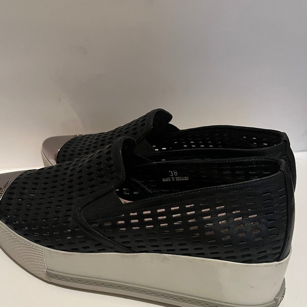 Miu Miu Perforated Pointed Cap-Toe Platform Leather Sneaker Shoes Italy Black 8
