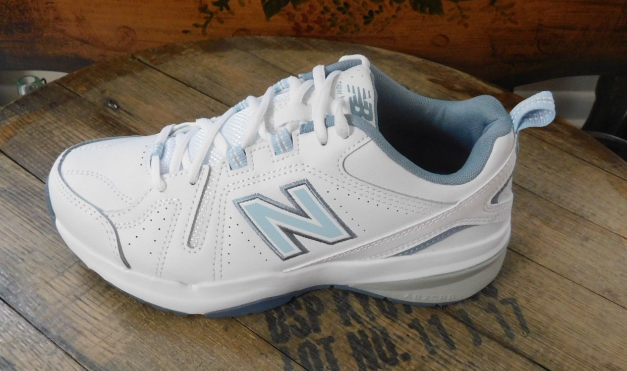 New Balance 608 V5 Walking Sneaker Womens 7 D Comfort Cross Trainer Shoes