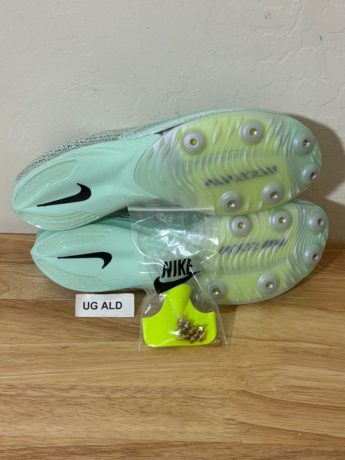 Nike Air Zoom Victory Mint/Volt Track Field Spikes Size Men’s 8.5 DR9908-300