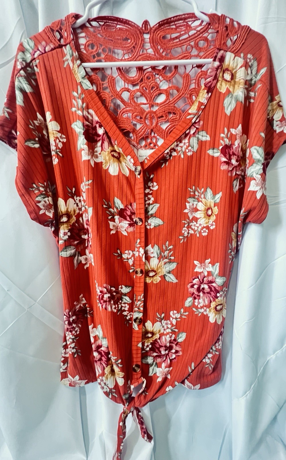 Bobbie Brooks 2X Plus Orange Floral V-Neck Short Sleeve Button Crochet Blouse