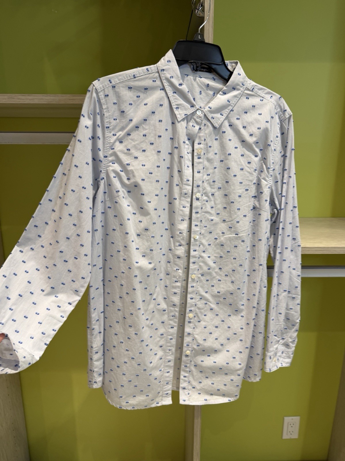 J. McLaughlin White Shirt with Blue Embroidered Detail Size XL Long Sleeve