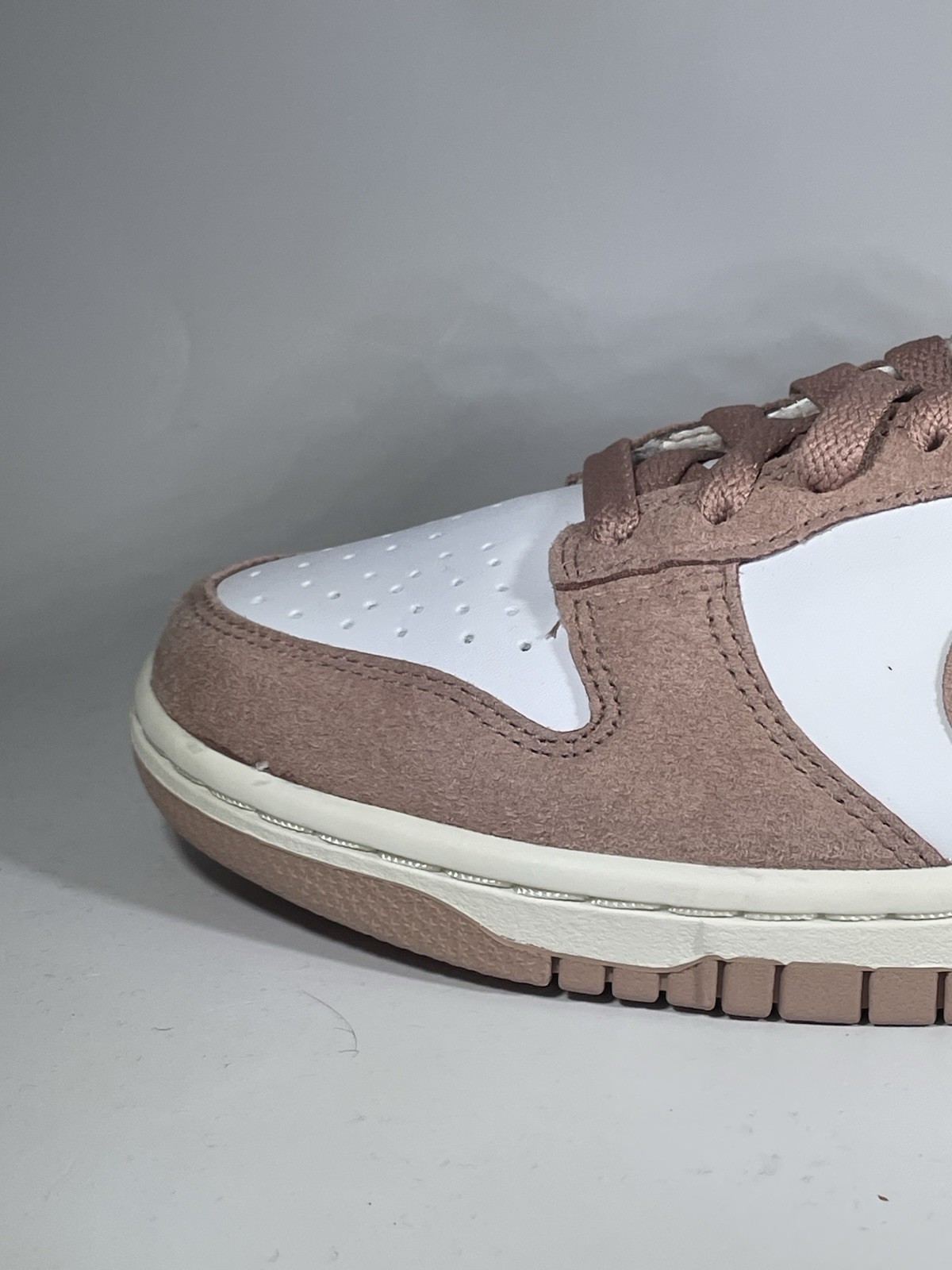 NIKE DUNK LOW WOMENS SUEDE PINK NEW WITH BOX LID CUT OFF SIZE 6
