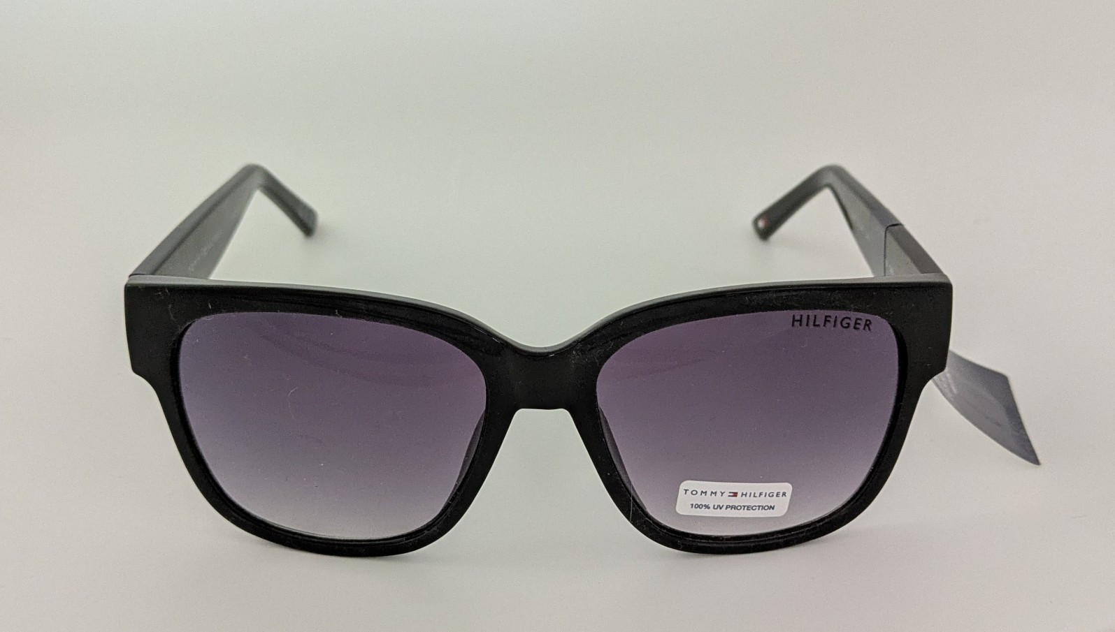 Tommy Hilfiger WP OL649 Sunglasses – Black Frames Dark Purple Gradient Lenses